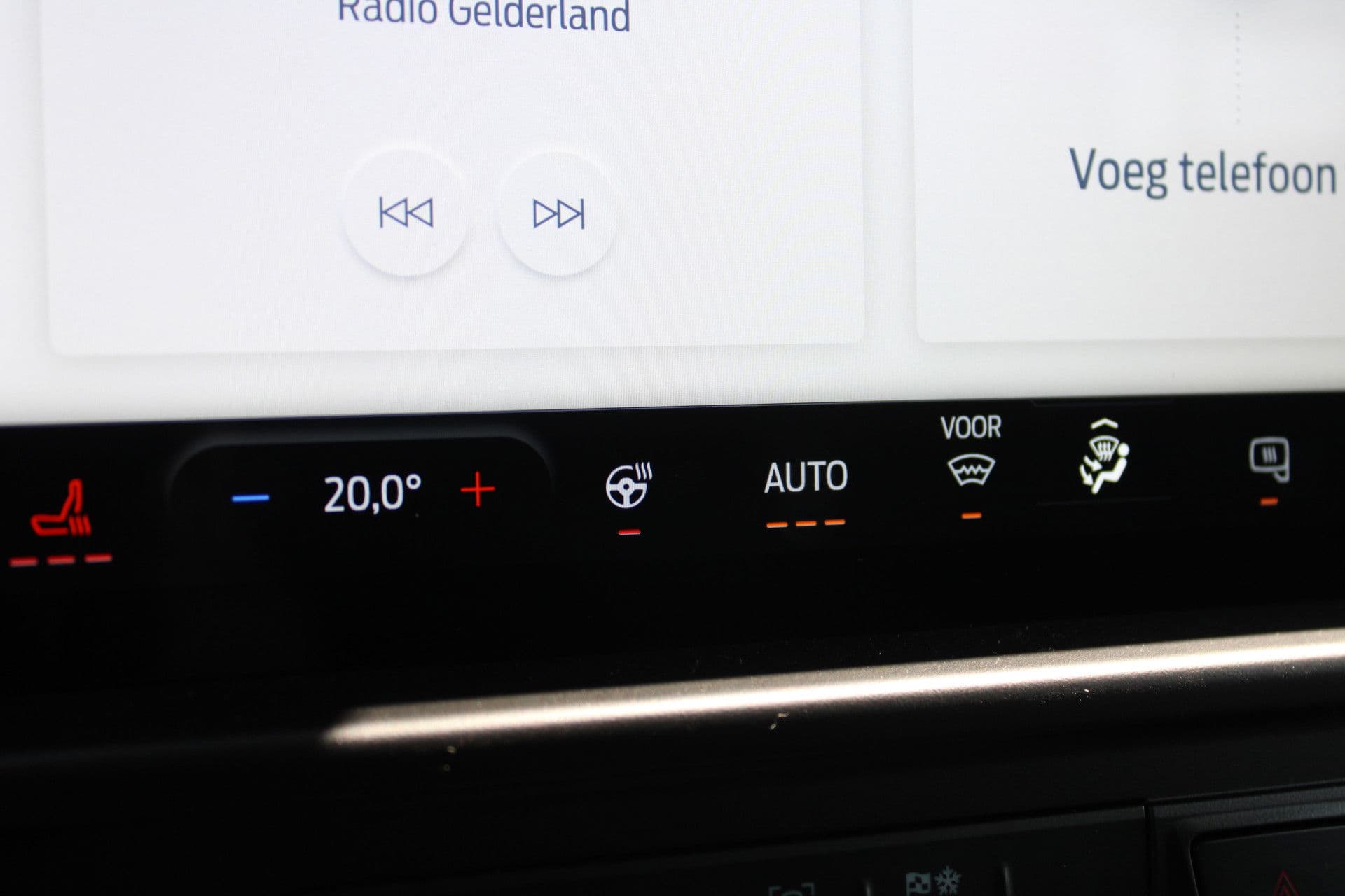 Ford Transit Custom 320 2.0 TDCI L2H1 Trend DC 136pk - Carplay - Android - Camera - Trekhaak - LED koplampen - Stoelverwarming - Draadloos laden - Rijklaar thumbnail 20