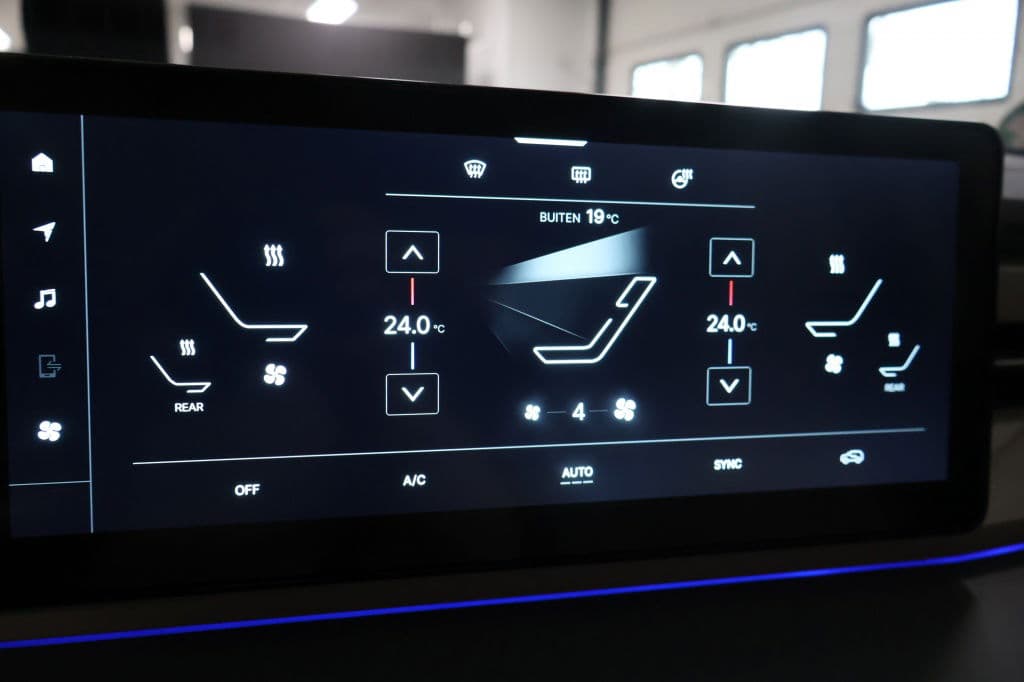 KGM Torres 1.5T-GDI Titanium plus | Hybrid | Trekhaak | All-Weather Banden thumbnail 25