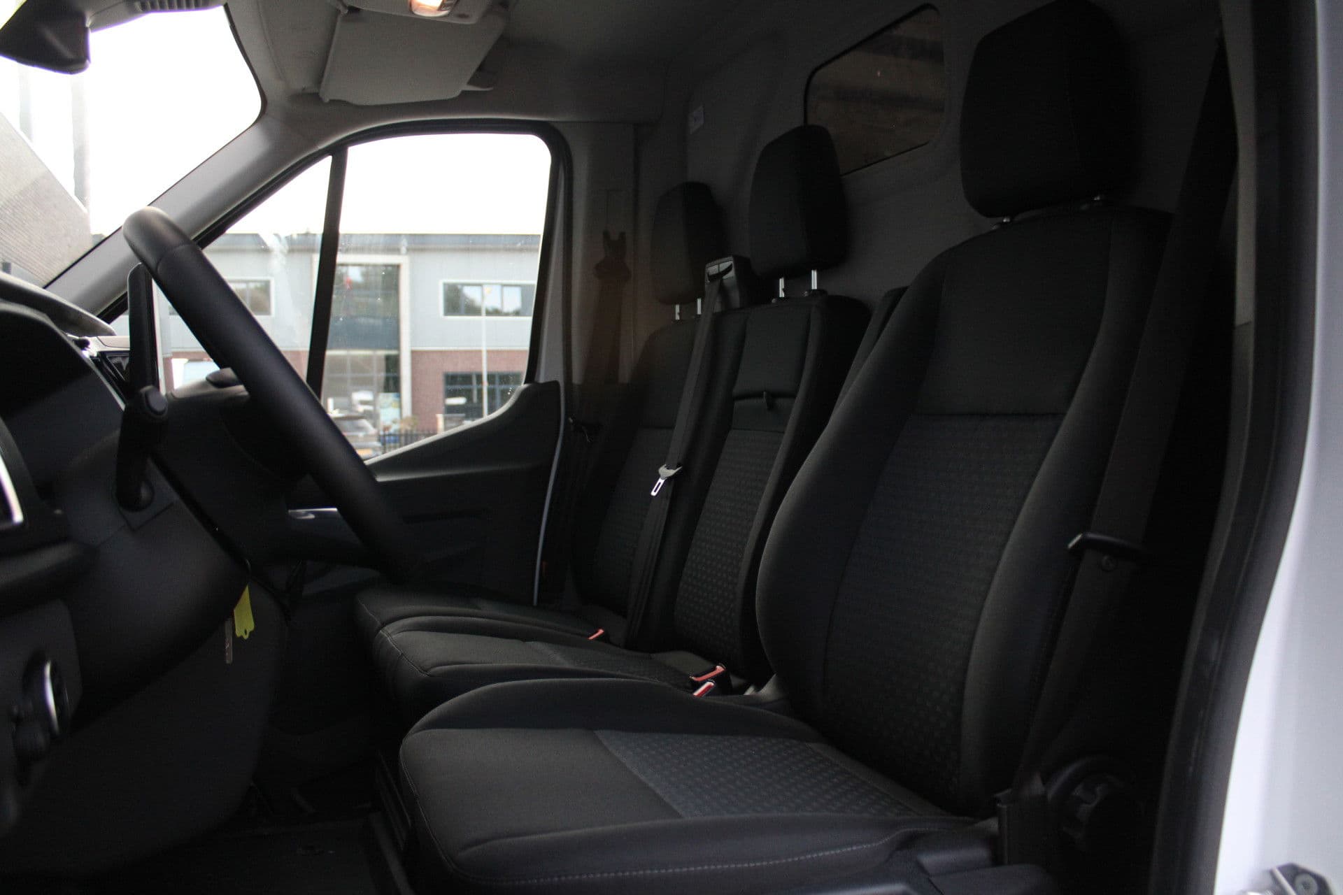 Ford Transit 350 2.0 TDCI L3H2 Trend MHEV 170pk Trend - Navigatie - Blind Spot - Adaptive cruise - Camera - 270gr deuren - Trekhaak - Rijklaar thumbnail 9