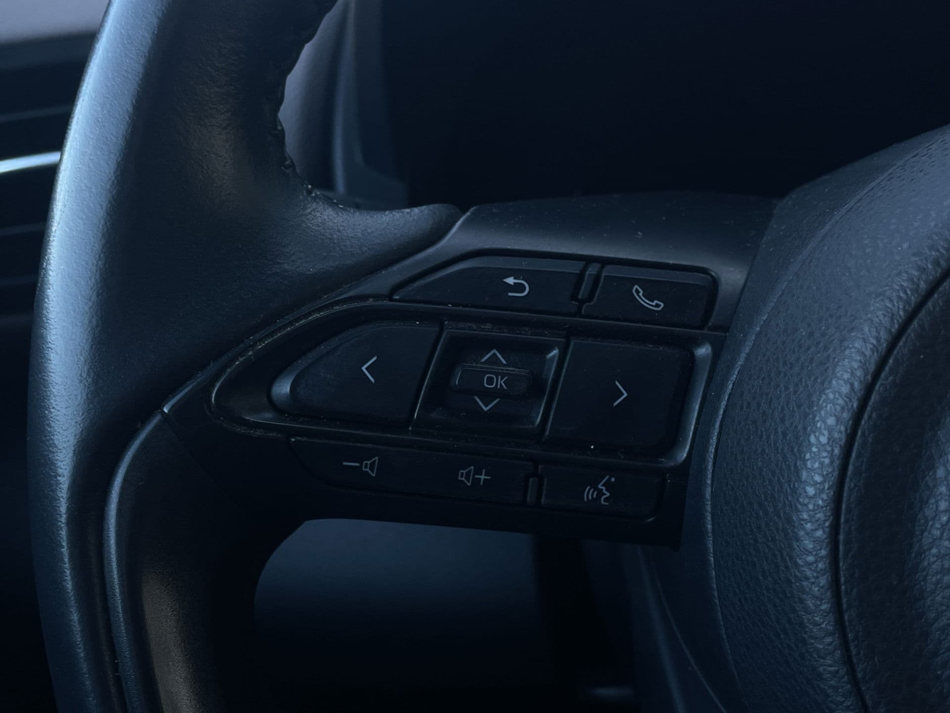 Toyota Yaris Cross 1.5 Hybrid Business Plus Dodehoek | Camera | Carplay | Halfleder thumbnail 10