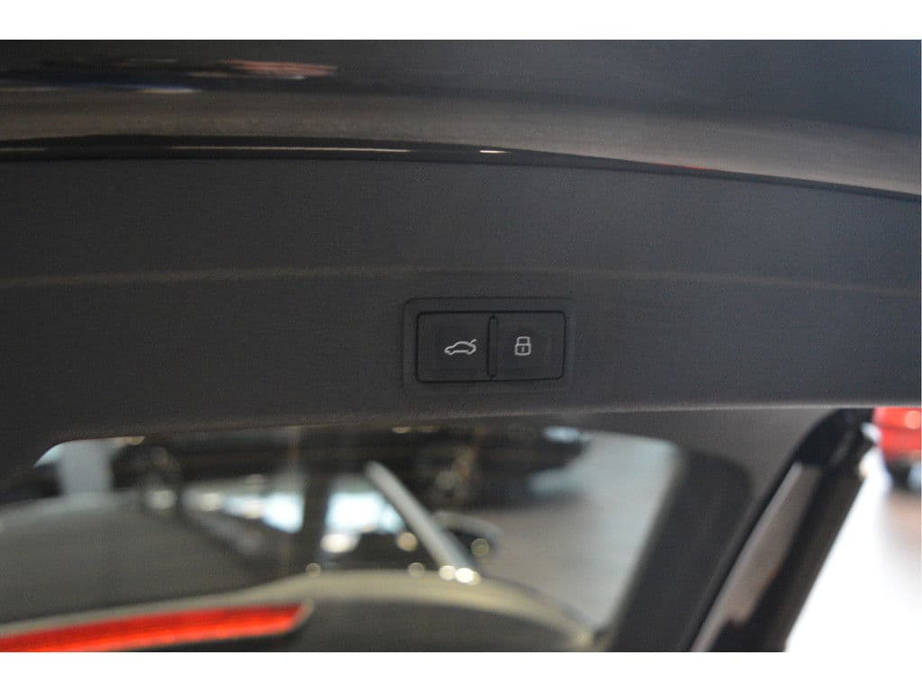 Audi A5 Avant 40 TDI 3X S-LINE navi keyless camera led 19 inch 204 pk !! thumbnail 7