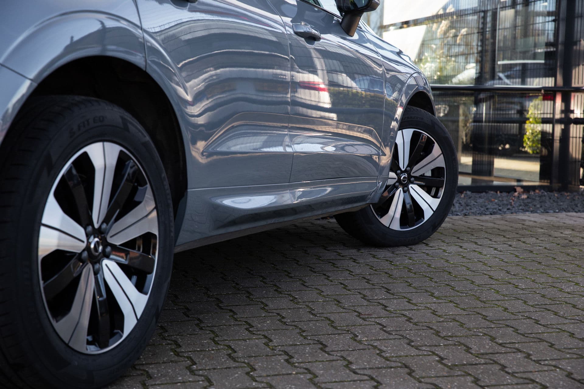 Volvo XC60 2.0 T6 Plug-in hybrid AWD Plus Dark , Panoramadak, Keyless entry, Carplay, thumbnail 9