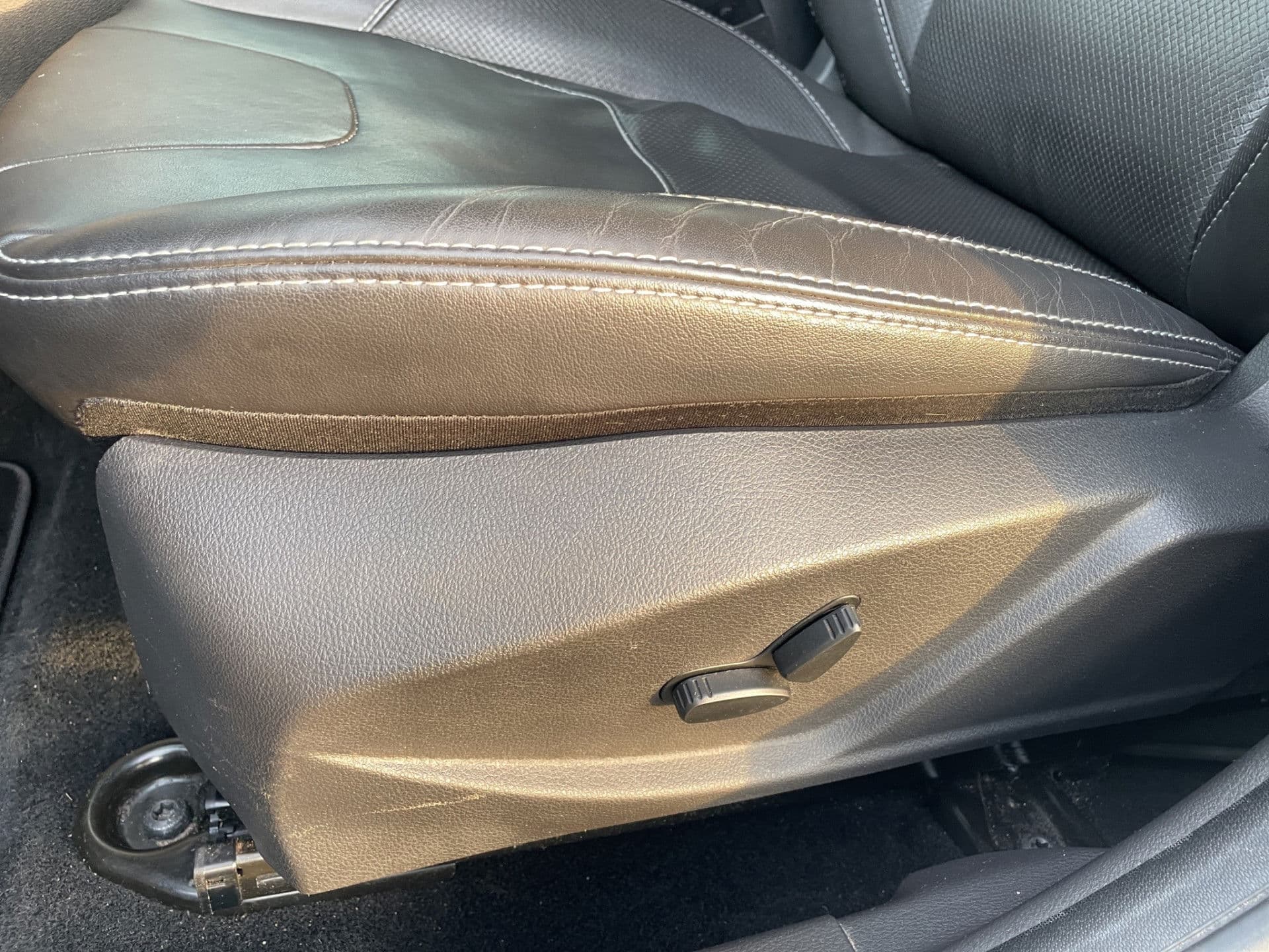 Ford FOCUS Wagon 1.5 TDCI Titanium Edition Leder | Navi | D.hoek | Trekhaak thumbnail 20