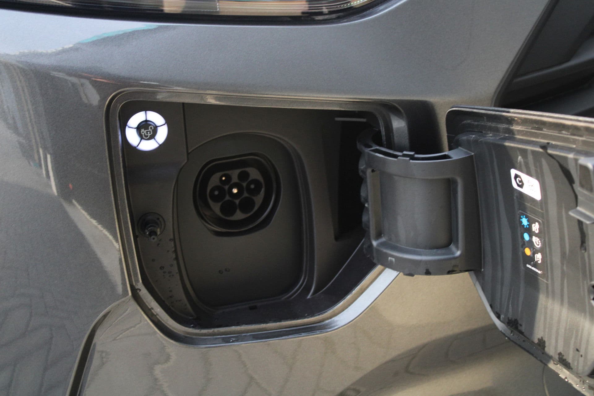 Ford Transit Custom 320 2.5 PHEV L2H1 Limited 232pk - 2x Schuifdeur - Trekhaak - Stoel/Stuurverwarming - ACC - Blindspot - Keyless - Rijklaar thumbnail 35