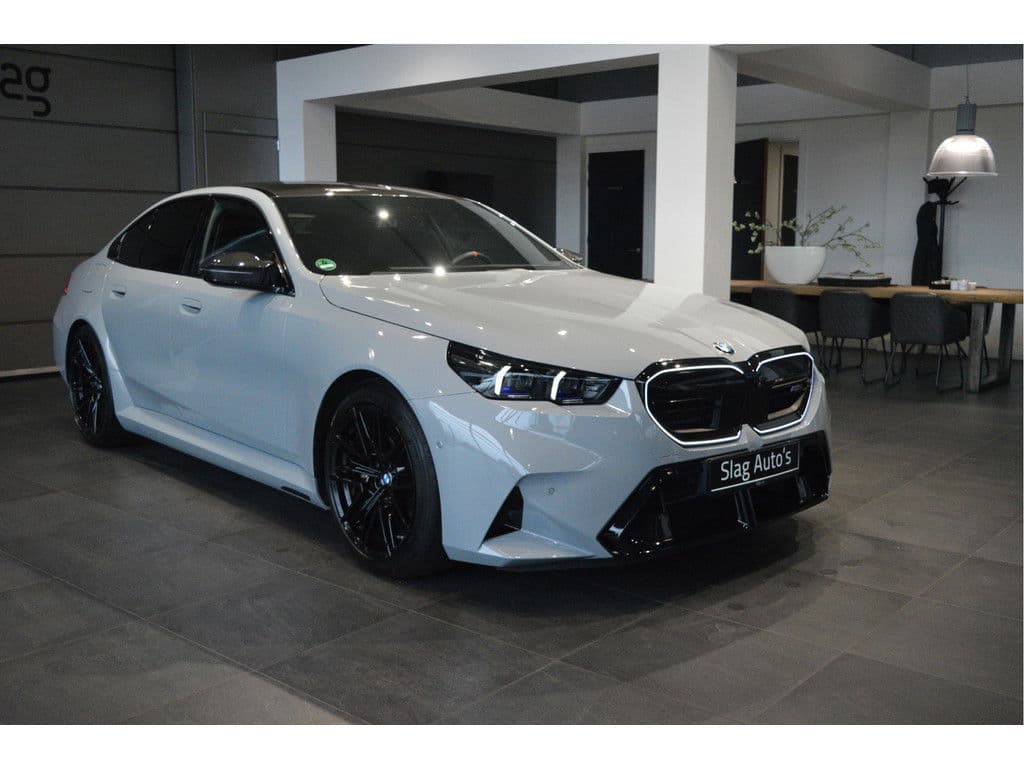 BMW M-5 727pk Sedan Keramisch Carbon Pack B&W 21 inch !! thumbnail 3