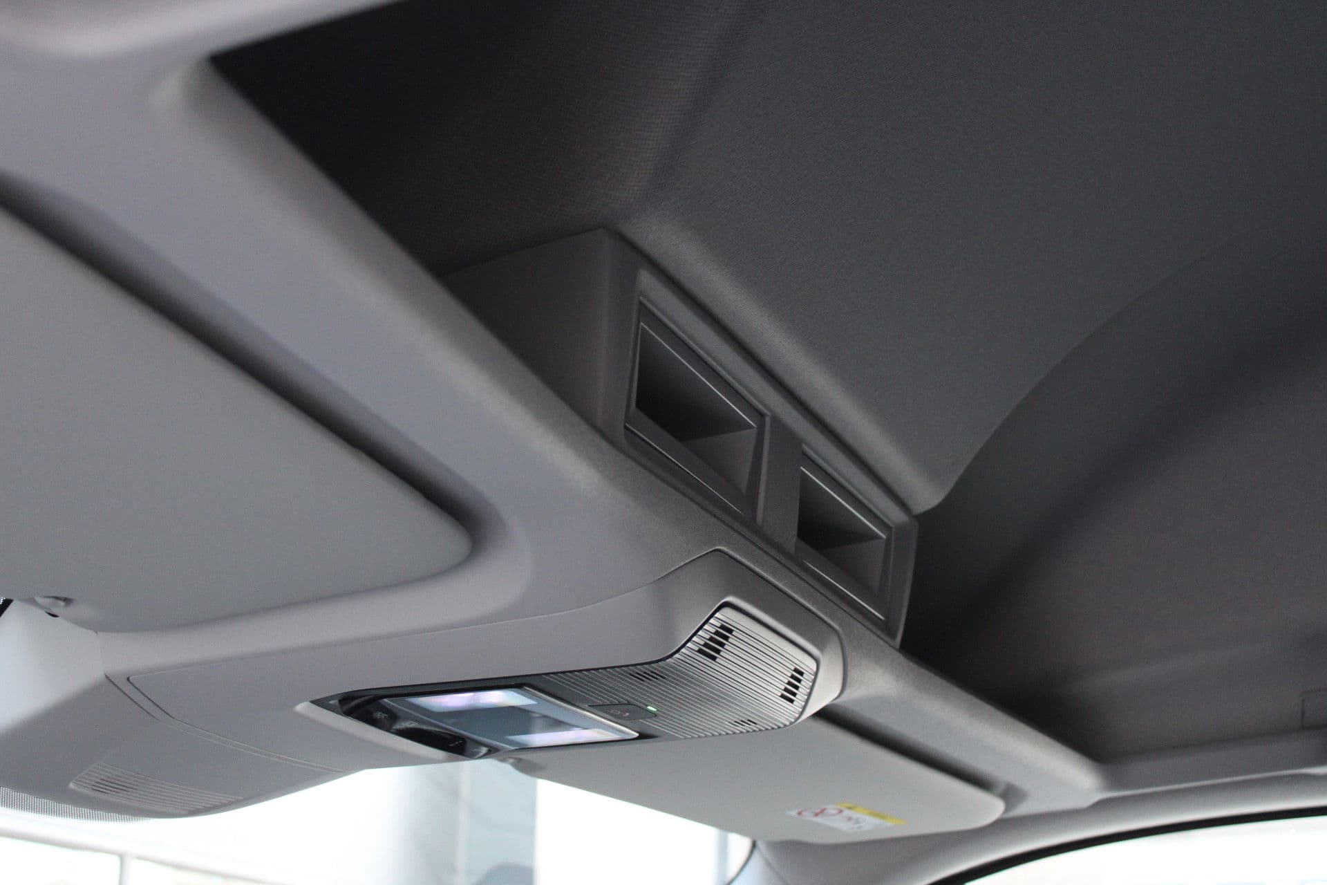 Volkswagen Crafter 35 2.0 TDI L3H3 177pk - Facelift - Navigatie - LED - Geveerde stoel - Virtual cockpit - Camera - Trekhaak - Stoelverwarming - Rijklaar thumbnail 33