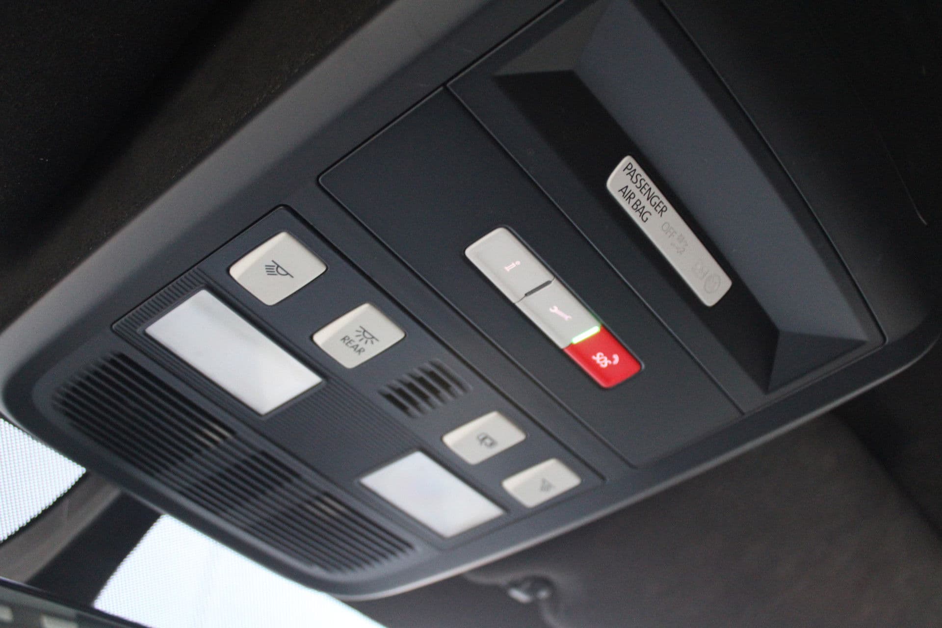 Volkswagen Transporter 2.0 TDI L2H1 28 Bulli 150pk - 20 Inch - Camera - Trekhaak - Leder - ACC - LED - Rijklaar thumbnail 37