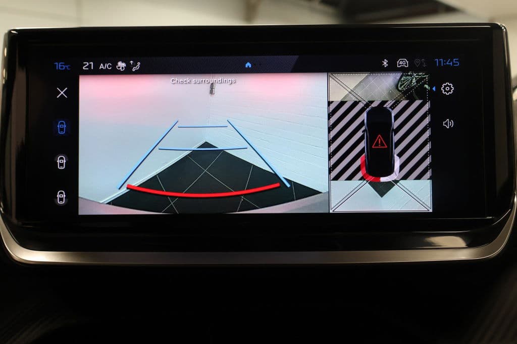 Peugeot 2008 1.2 Hybride 145 Allure | 360 Camera | Luxe thumbnail 12