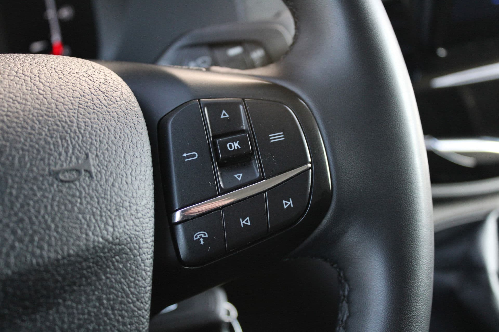 Ford Transit 350 2.0 TDCI L4H3 Trend RWD 130pk - 270gr deuren - Camera - Cruise - Carplay - Airco - PDC - Rijklaar thumbnail 24