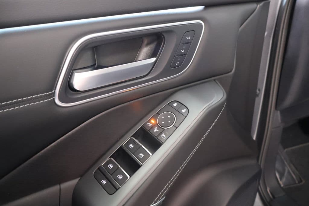 Nissan QASHQAI 1.3 MHEV X Tekna Black Edition thumbnail 16