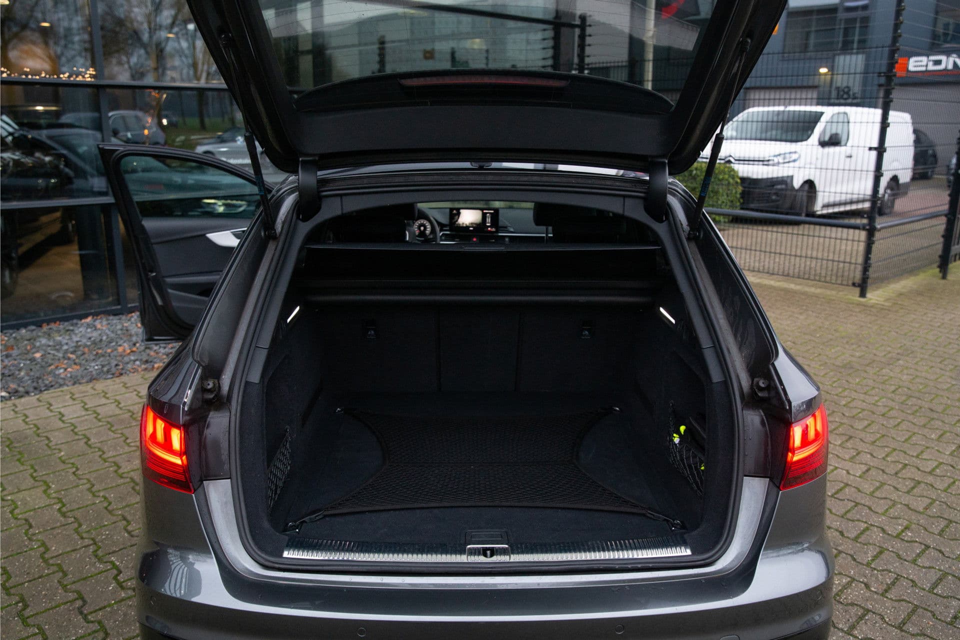 Audi A4 Avant 35 TFSI S edition , Panoramadak, Adap. cruise, Black Edition thumbnail 27