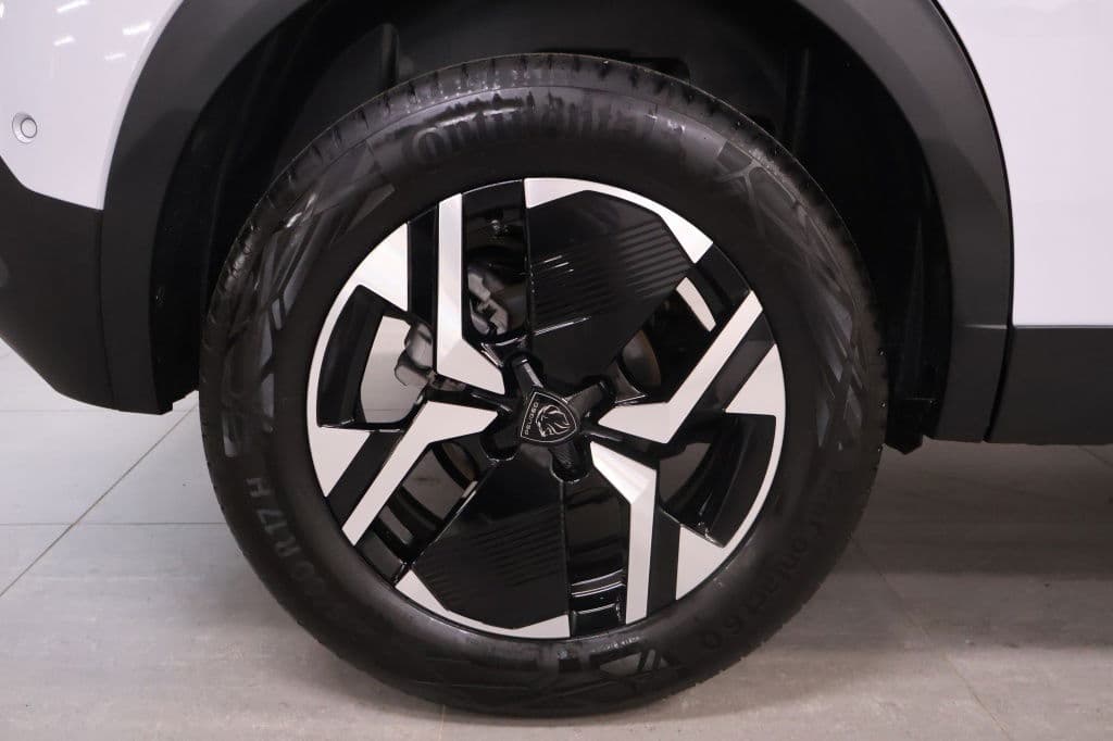 Peugeot 2008 1.2 Hybride 145 Allure | 360 Camera | Luxe thumbnail 5