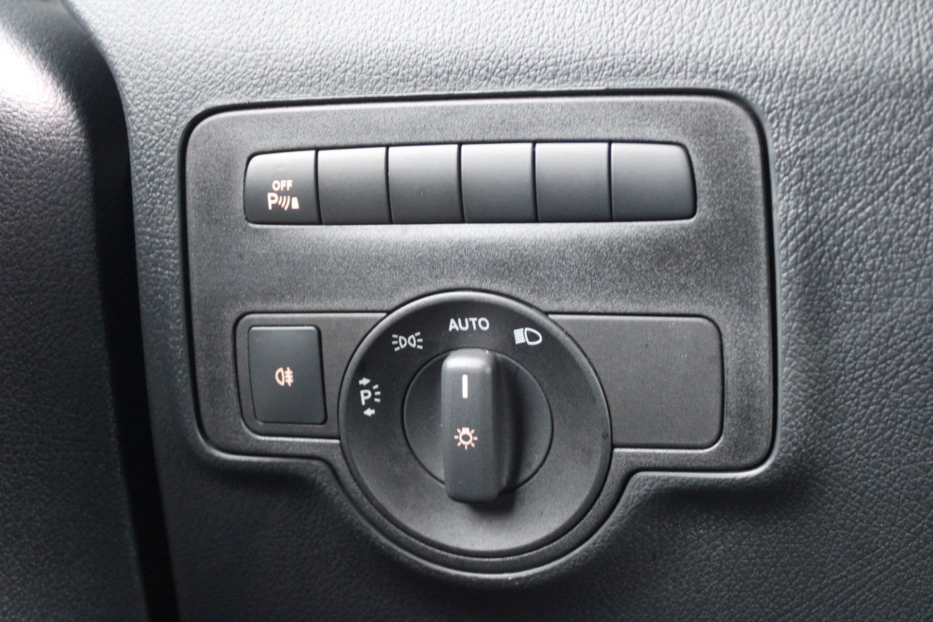 Mercedes-Benz EVito Extra Lang 66 kWh 116pk - Leder - Camera - LED - Carplay/Android - PDC - Stoelverwarming - Snelladen - Rijklaar thumbnail 21