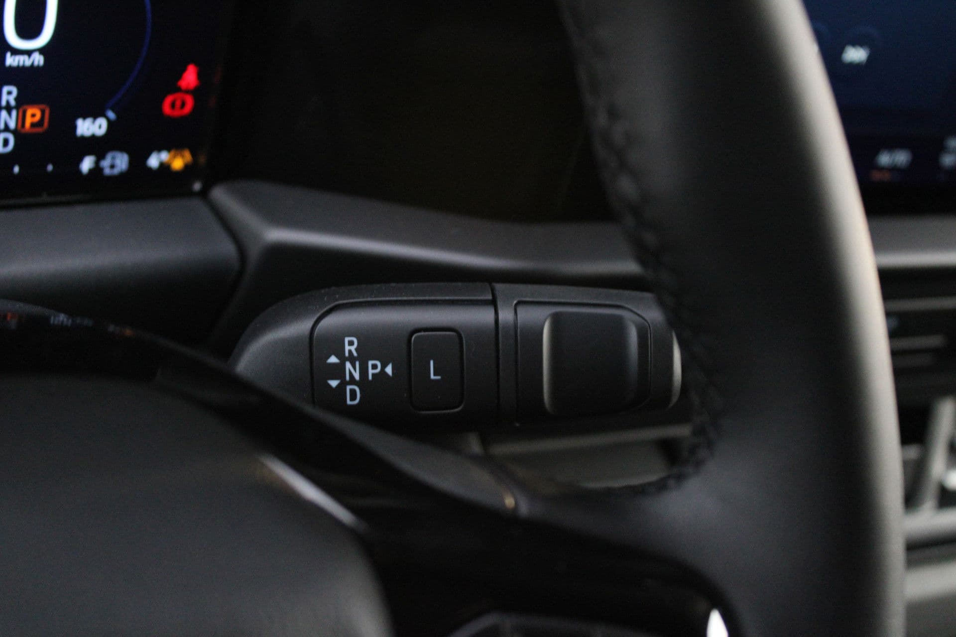 Ford Transit Custom 320 2.5 PHEV L2H1 Limited 232pk - 2x Schuifdeur - Trekhaak - Stoel/Stuurverwarming - ACC - Blindspot - Keyless - Rijklaar thumbnail 23