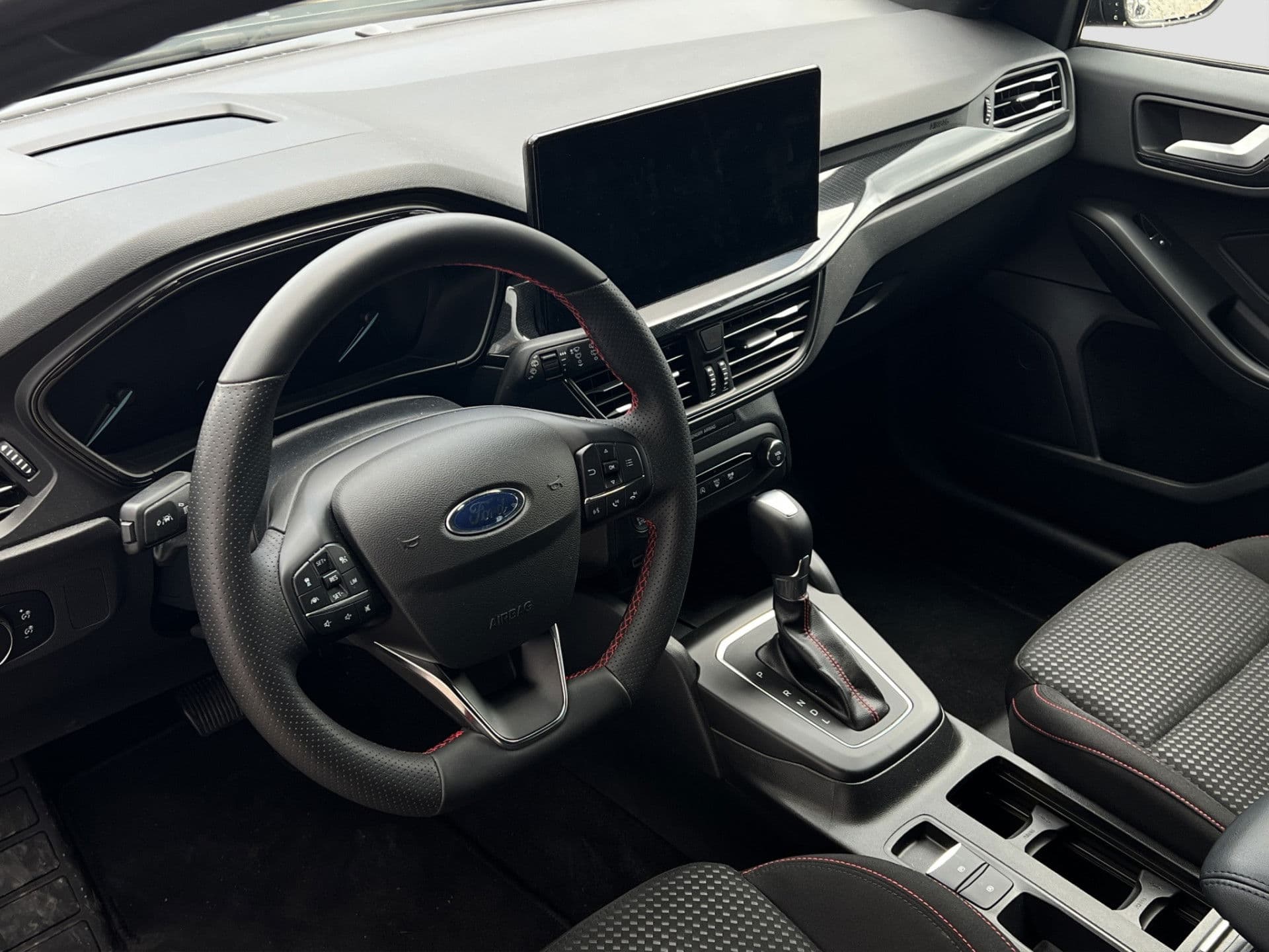 Ford FOCUS Wagon 1.0 EcoBoost Hybrid ST Line | Head-Up | Winter Pack | Driver Assist pack thumbnail 10