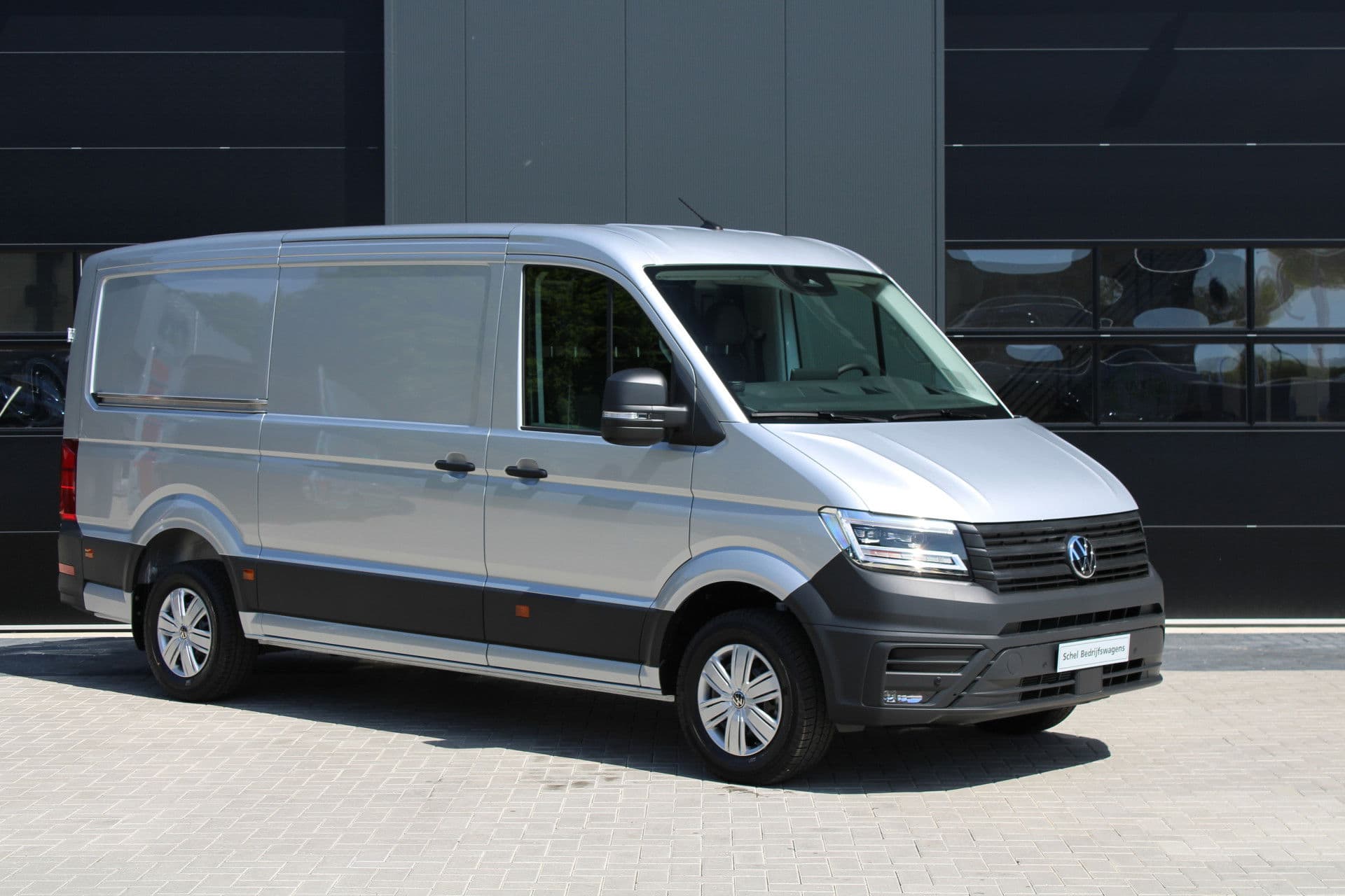 Volkswagen Crafter 35 2.0 TDI L3H2 177pk - Facelift - Navigatie - LED - Geveerde stoel - Virtual cockpit - Camera - Verwarmd stuur - Stoelverwarming - Rijklaar thumbnail 3