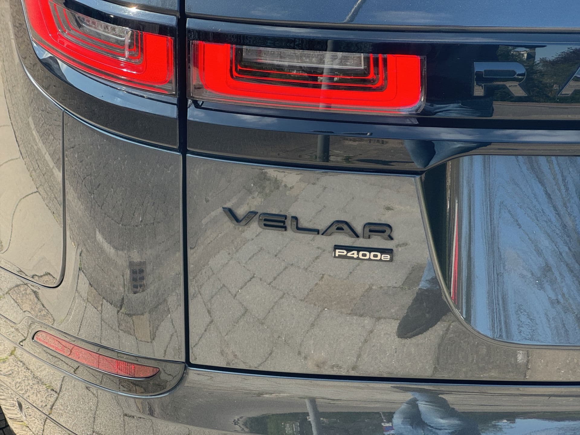 Land Rover Range Rover Velar 2.0 P400e R-Dynamic | Pano | Two-Tone | 360 | Virtual | HUD | 21'' thumbnail 25