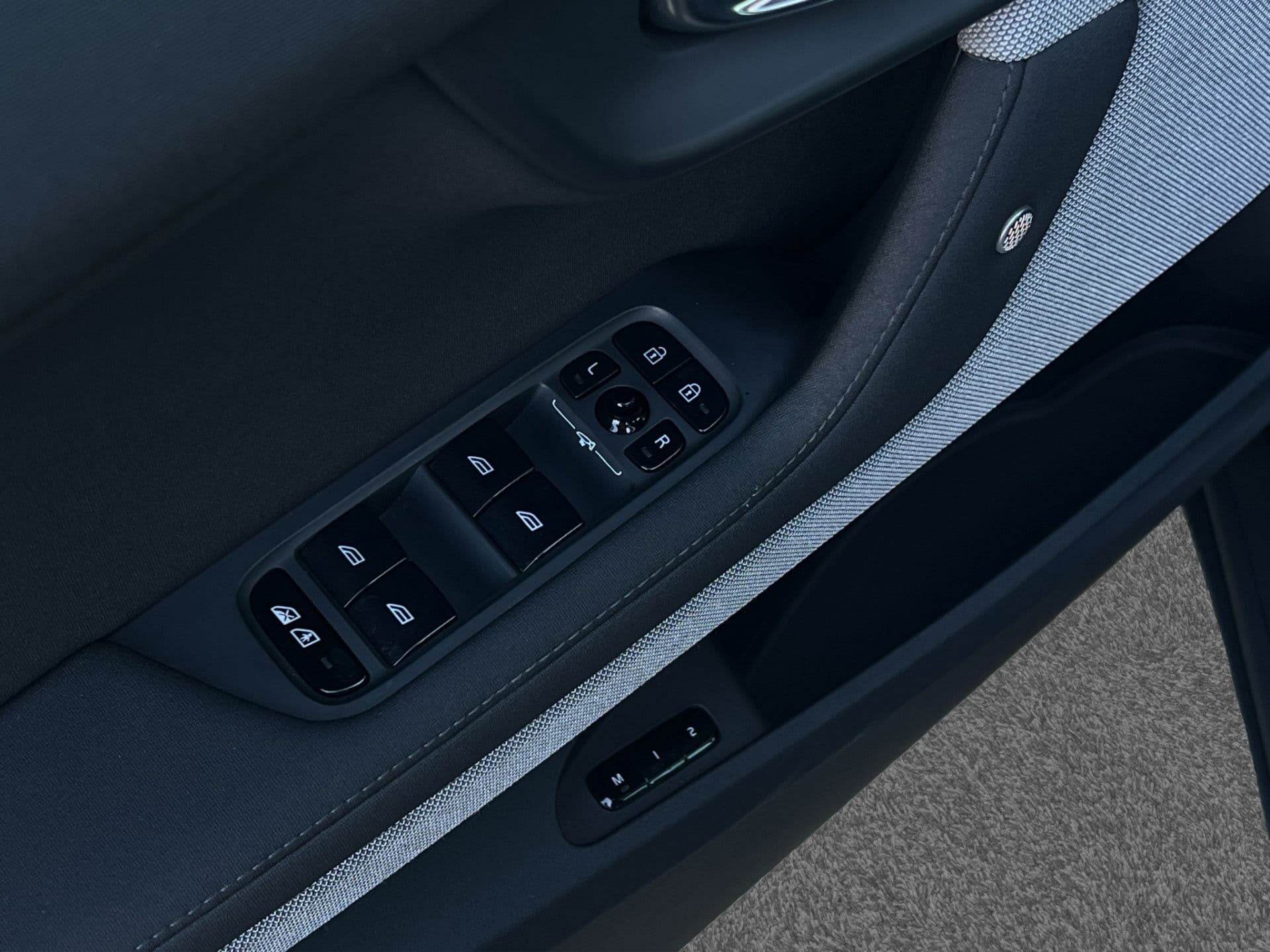 Polestar 2 Long Range Dual Motor Launch Edition 78kWh | Trekhaak | H/K audio | Pano | Pilot pakket thumbnail 16