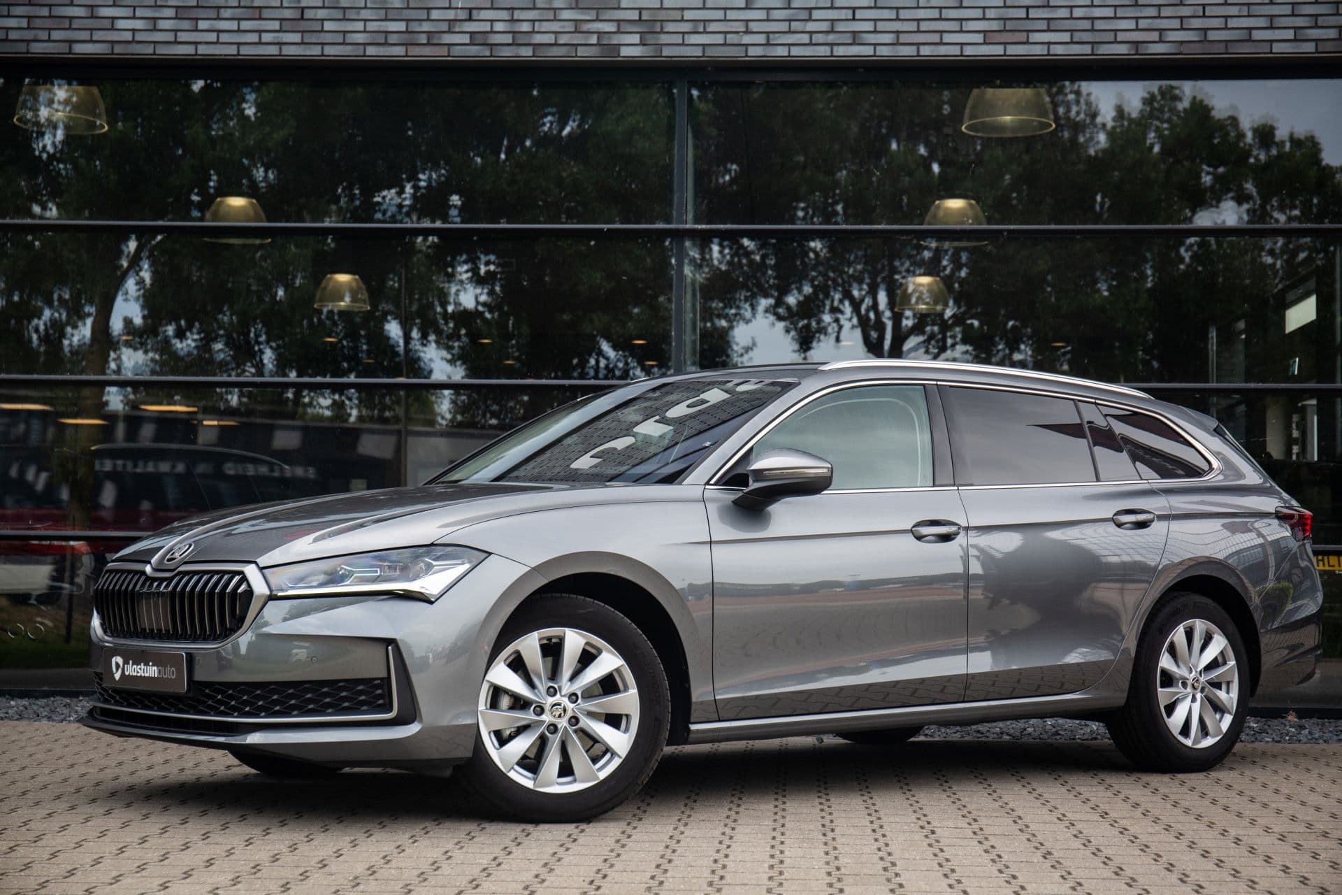 Škoda Superb Combi 1.5 TSI MHEV First Edition , Adaptive cruise, Massage, Stuur/stoelverwarming, thumbnail 2