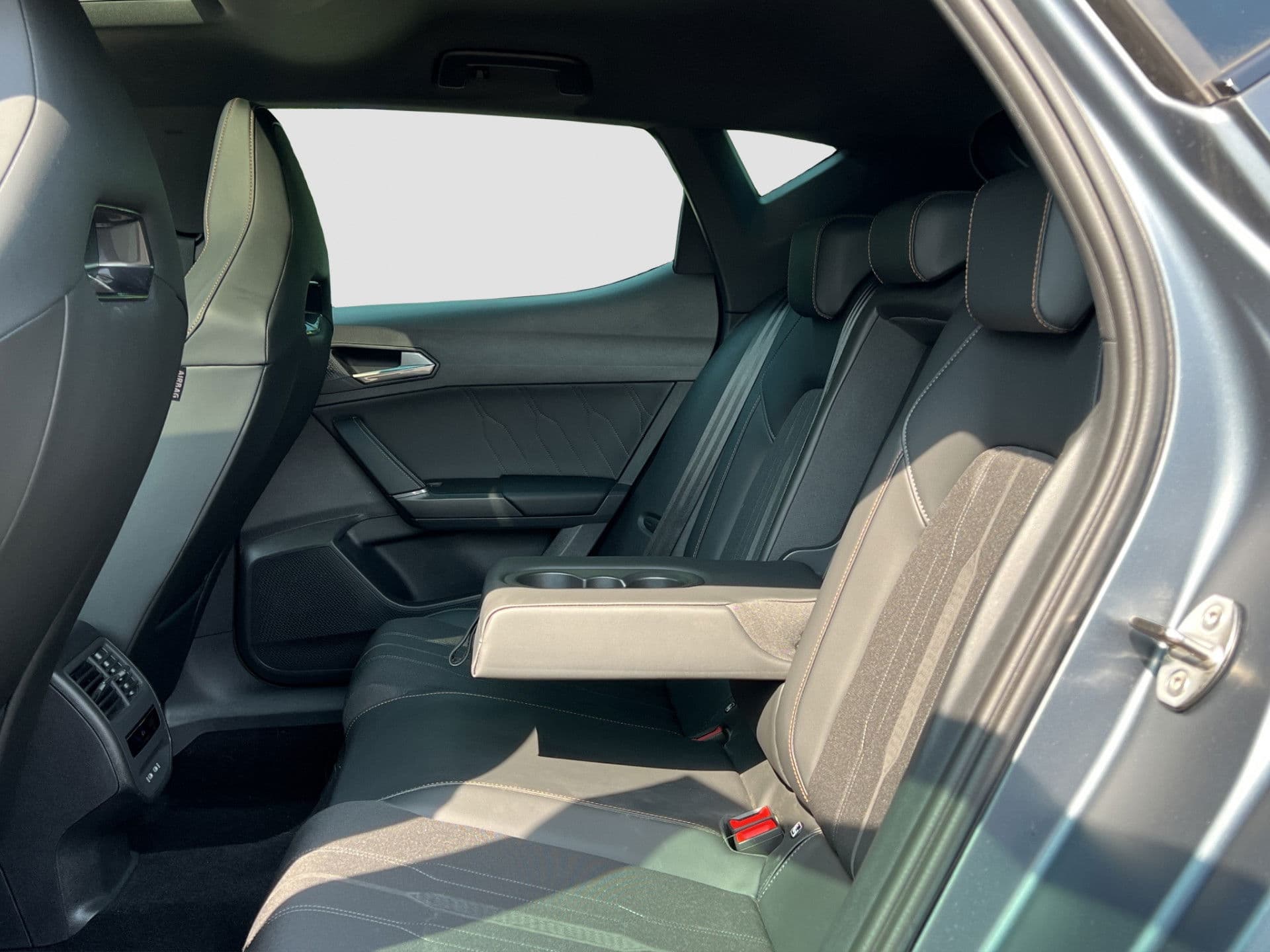 CUPRA Leon 1.4 VZ Performance | Matte | Pano | Navi | PDC thumbnail 21