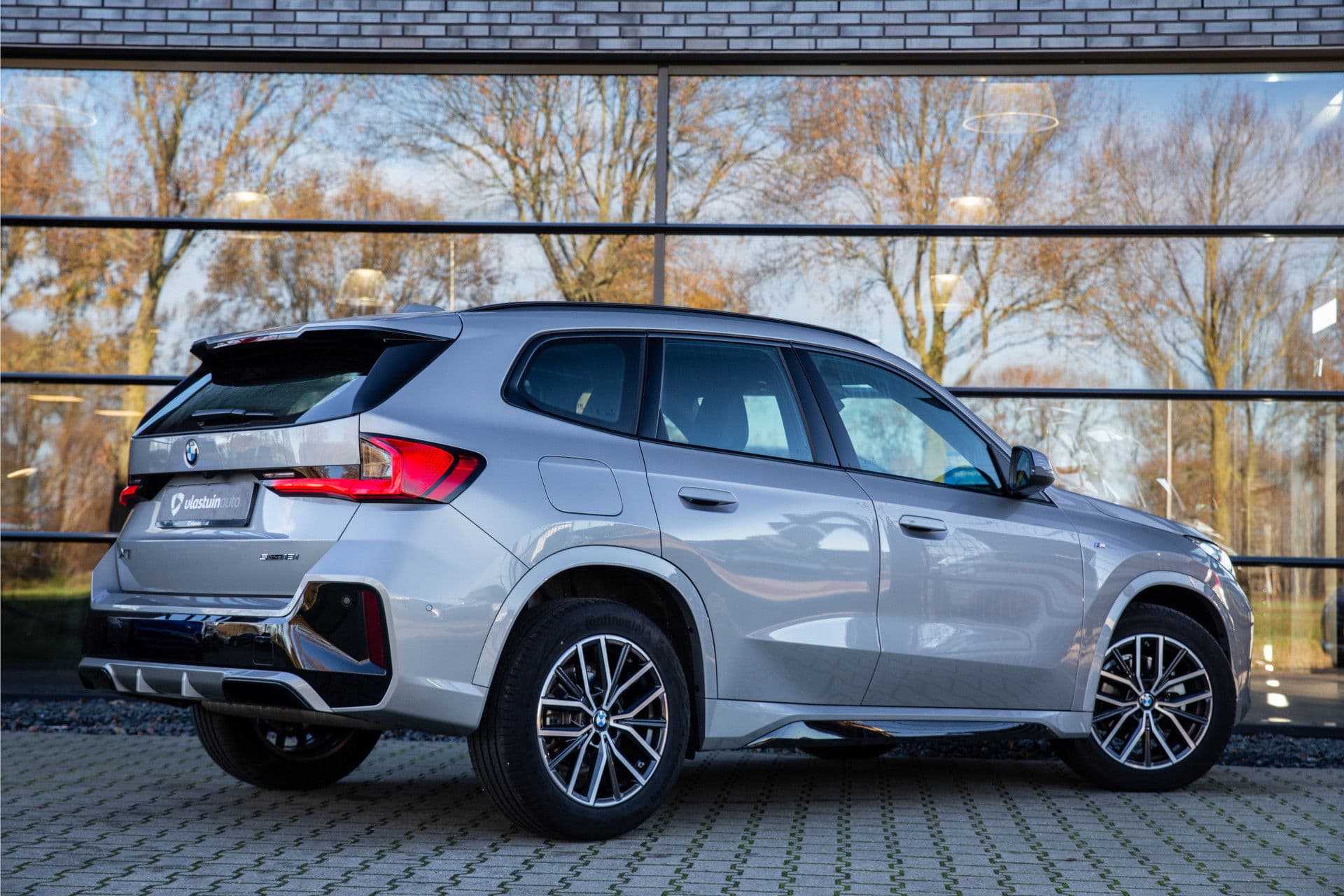 BMW X1 sDrive18i M-sport , Draadloze lader, Keyless entry, Achteruitrijcamera, thumbnail 2