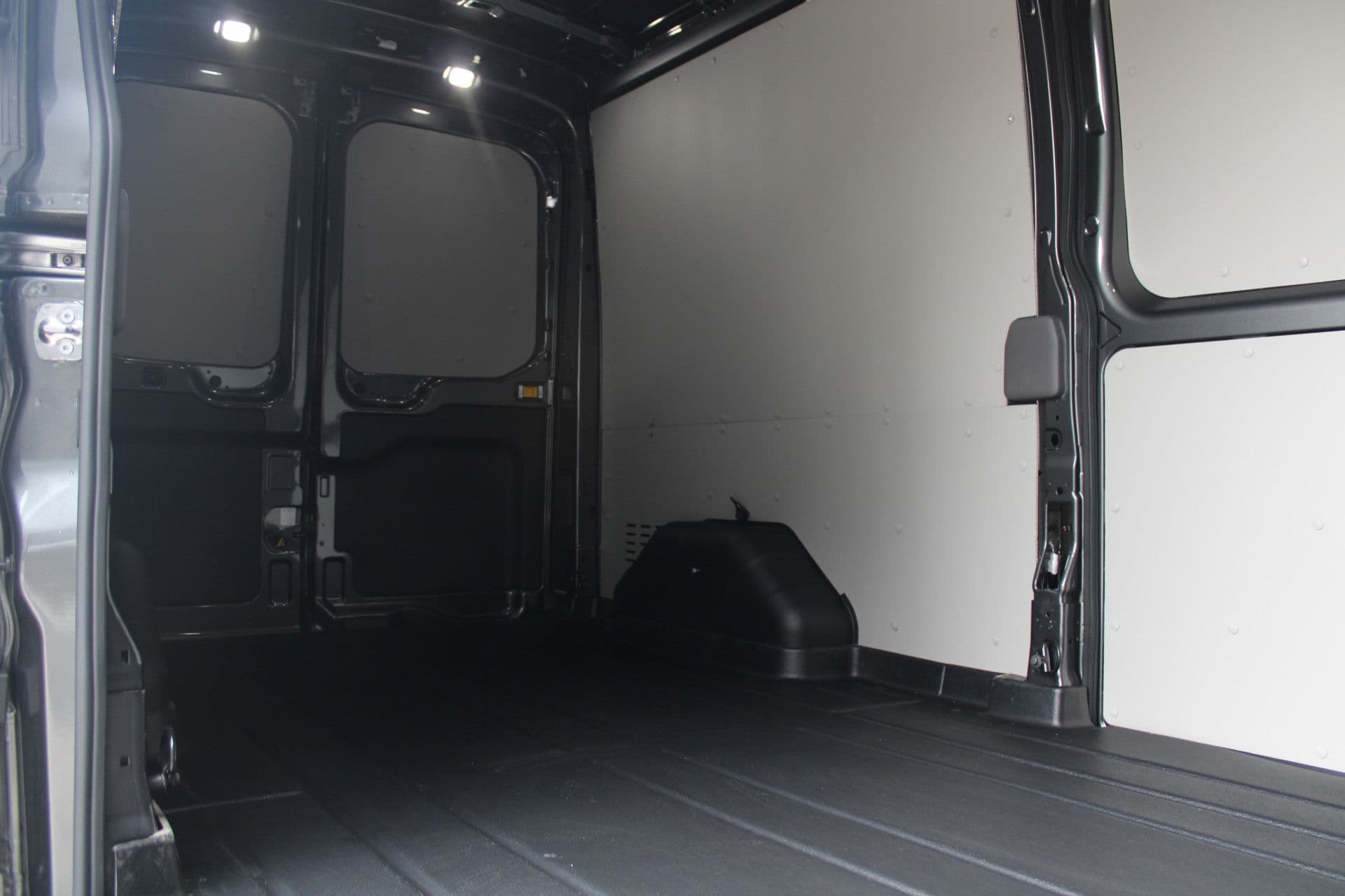 Ford Transit 350 2.0 TDCI L3H2 Trend 165pk - Facelift - 2x Schuifdeur - 360 Camera - Trekhaak - ACC - Stoel & Stoelverwarming - Blind Spot - Navi - 270gr deuren - Rijklaar thumbnail 20