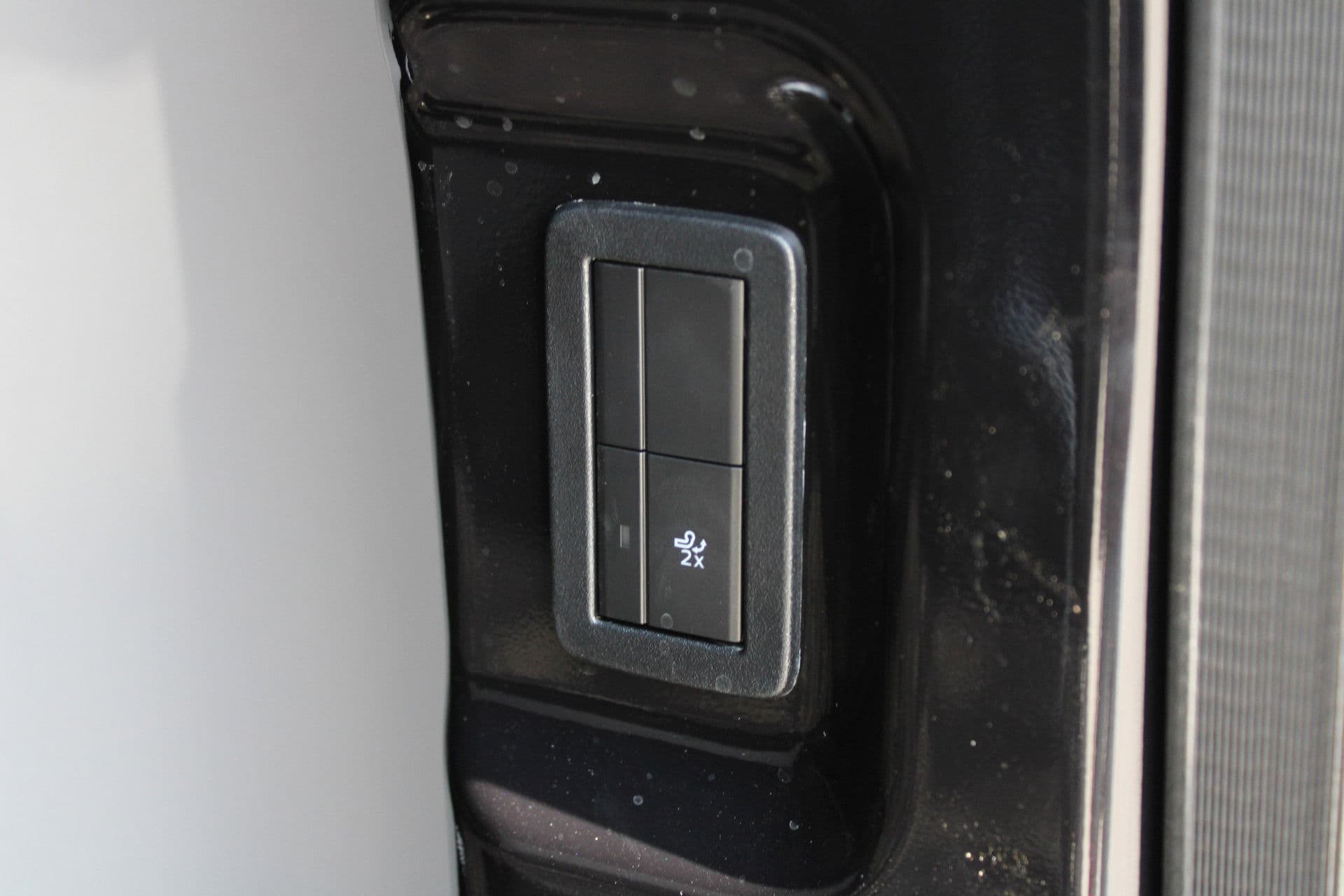 Ford Transit Custom 320 2.0 TDCI L2H1 Trend DC 136pk - Carplay - Android - Camera - Trekhaak - LED koplampen - Stoelverwarming - Draadloos laden - Rijklaar thumbnail 27