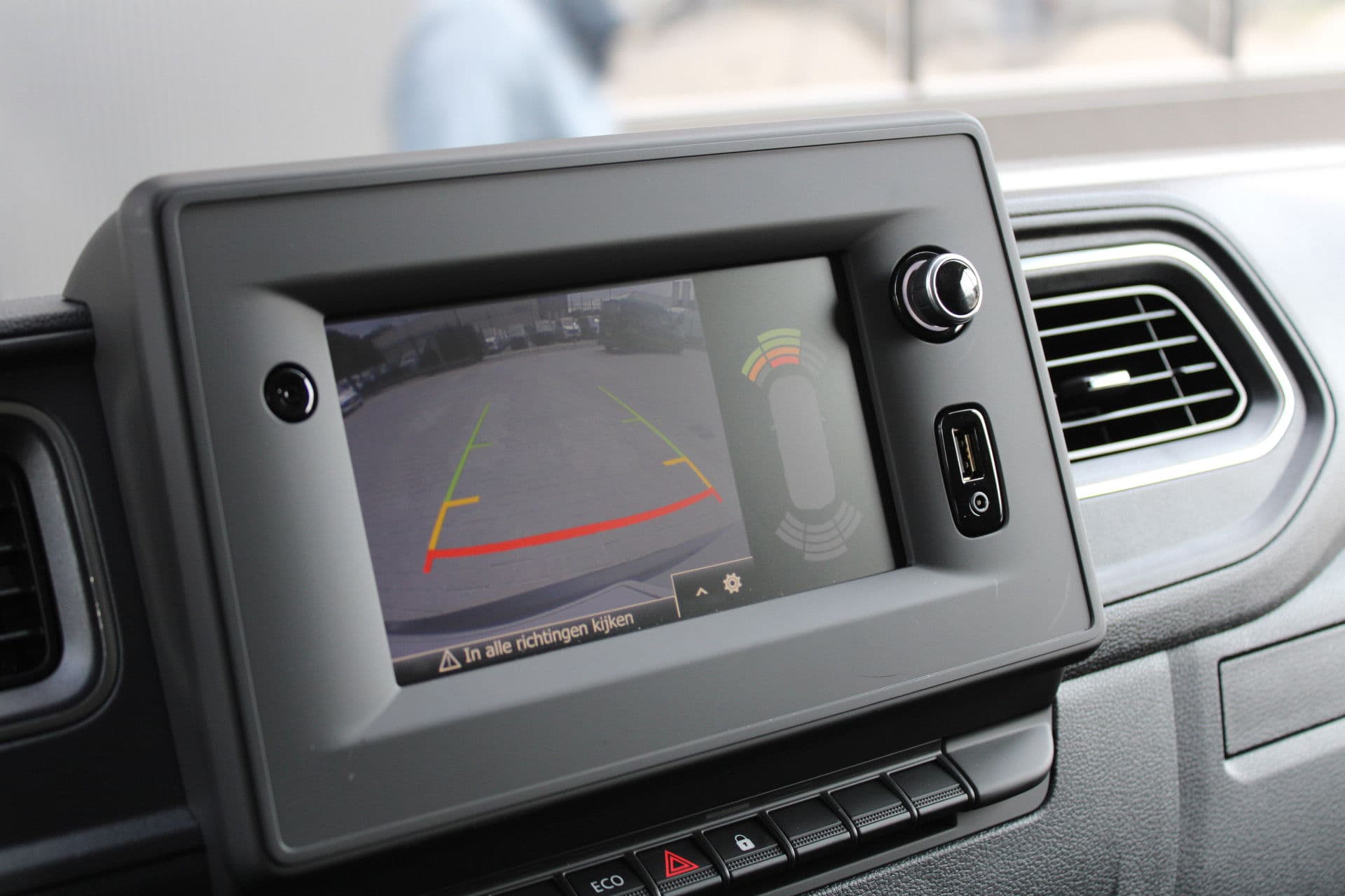 Renault Master T35 2.3 dCi 180pk L3H2 - Airco - Navigatie - Camera - Cruise - Parkeersensoren - 105l tank - Rijklaar thumbnail 13