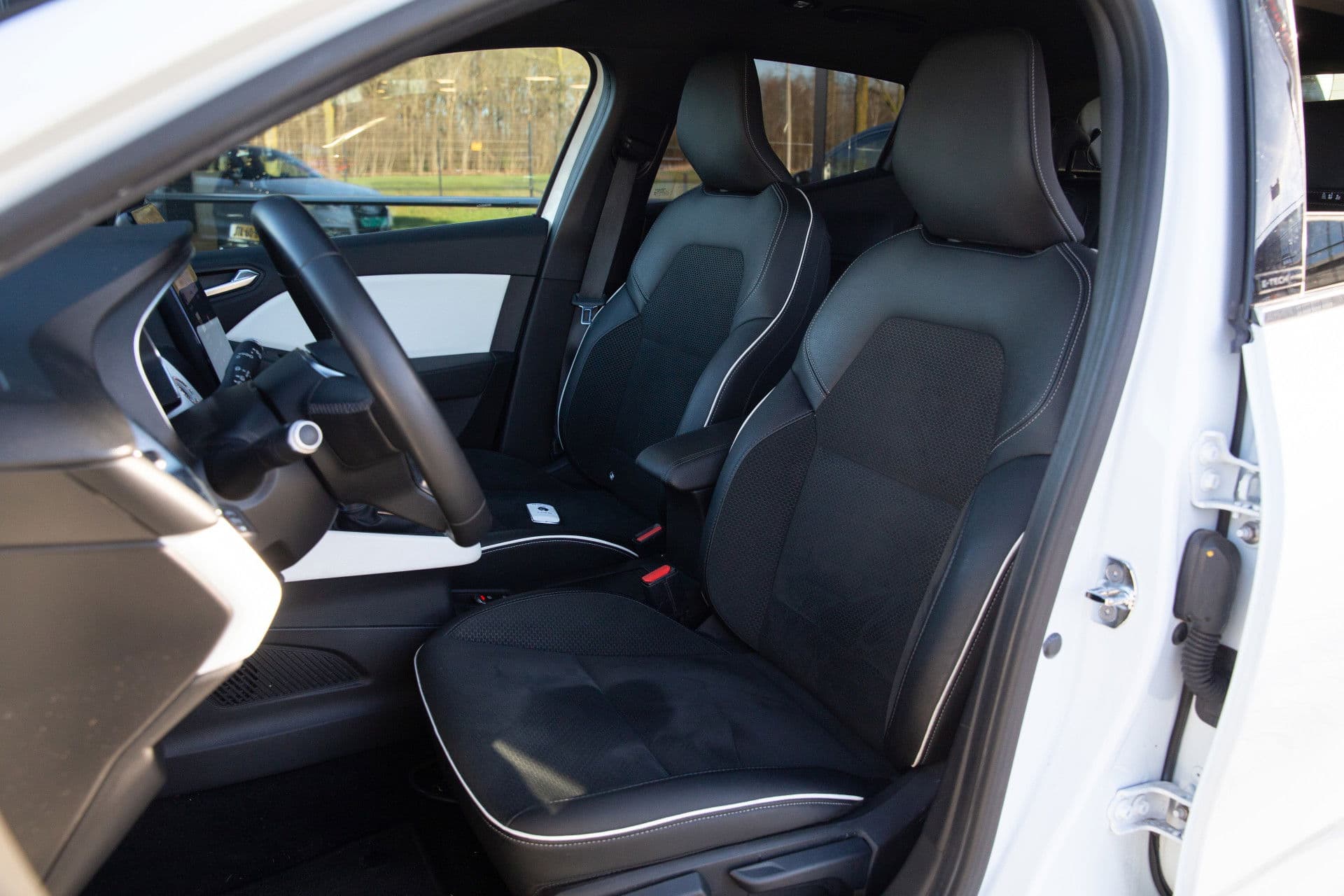 Renault Clio 1.6 E-Tech Hybrid 140 Zen , Carplay, Camera, Keyless entry, thumbnail 3