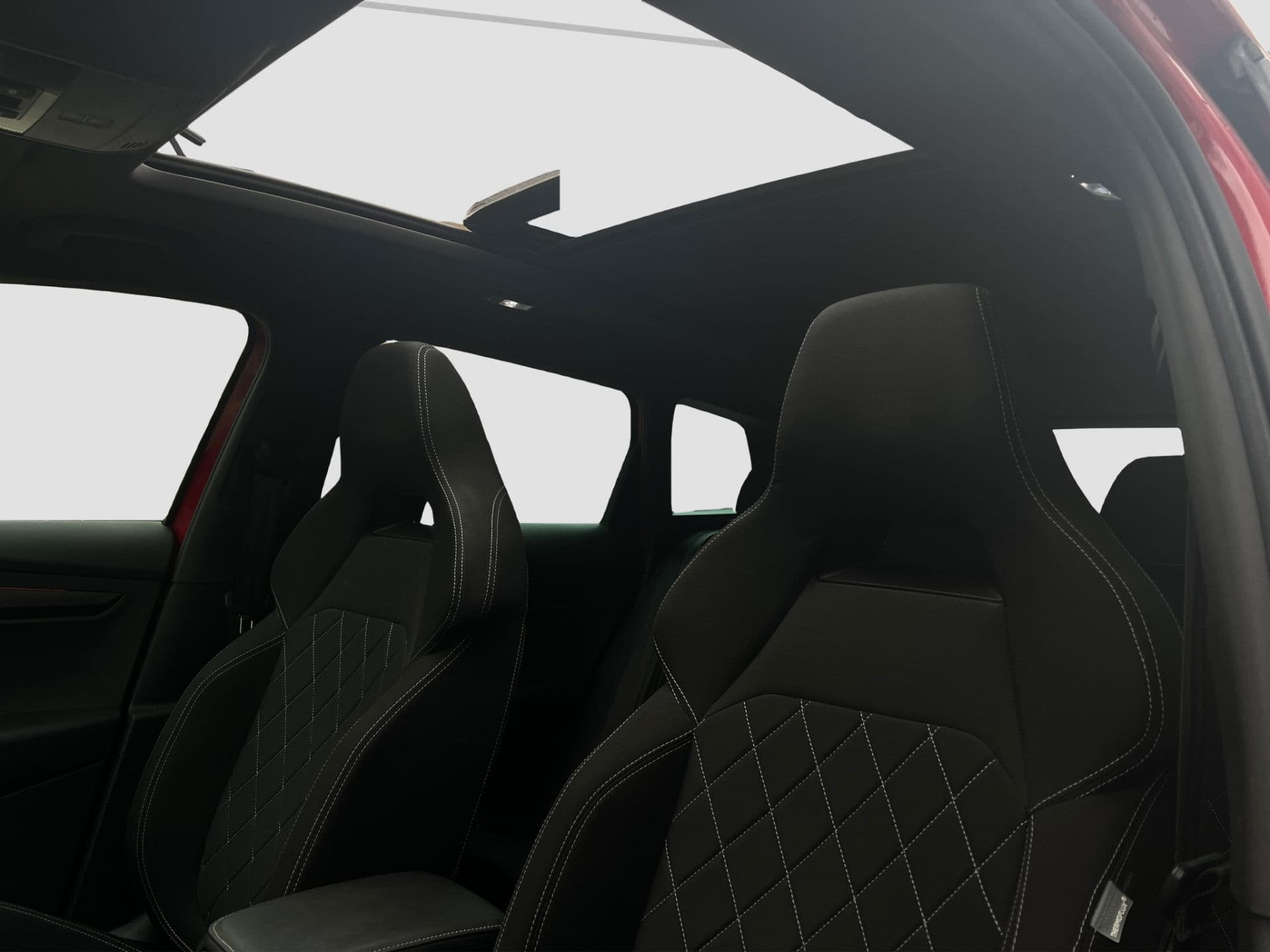 Škoda Karoq 1.5 TSI ACT Sportline Business | Pano | Adaptive | Trekhaak | Canton | Dodehoek det. | thumbnail 3