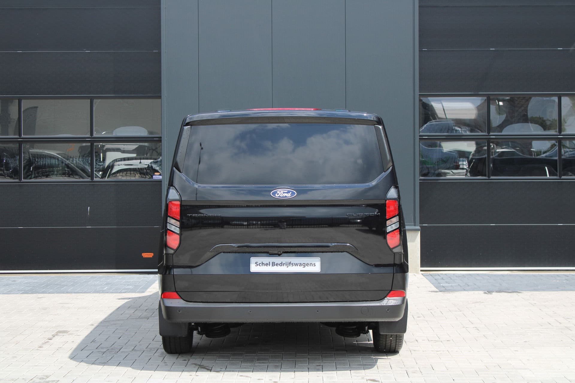 Ford Transit Custom 320 2.0 TDCI L2H1 Trend 170pk - Achterklep - Carplay - Android - LED koplampen - Stoelverwarming - 70l tank - Rijklaar thumbnail 7