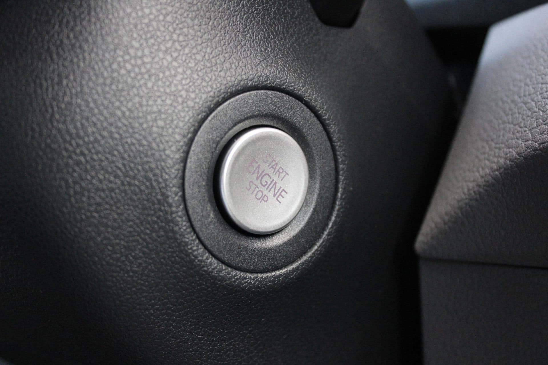 Volkswagen Crafter 35 2.0 TDI L3H3 177pk - Facelift - Navigatie - LED - Geveerde stoel - Virtual cockpit - Camera - Trekhaak - Stoelverwarming - Rijklaar thumbnail 21