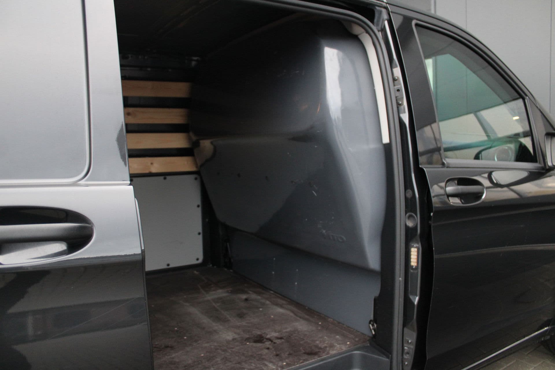 Mercedes-Benz EVito Extra Lang 66 kWh 116pk - Leder - Camera - LED - Carplay/Android - PDC - Stoelverwarming - Snelladen - Rijklaar thumbnail 14