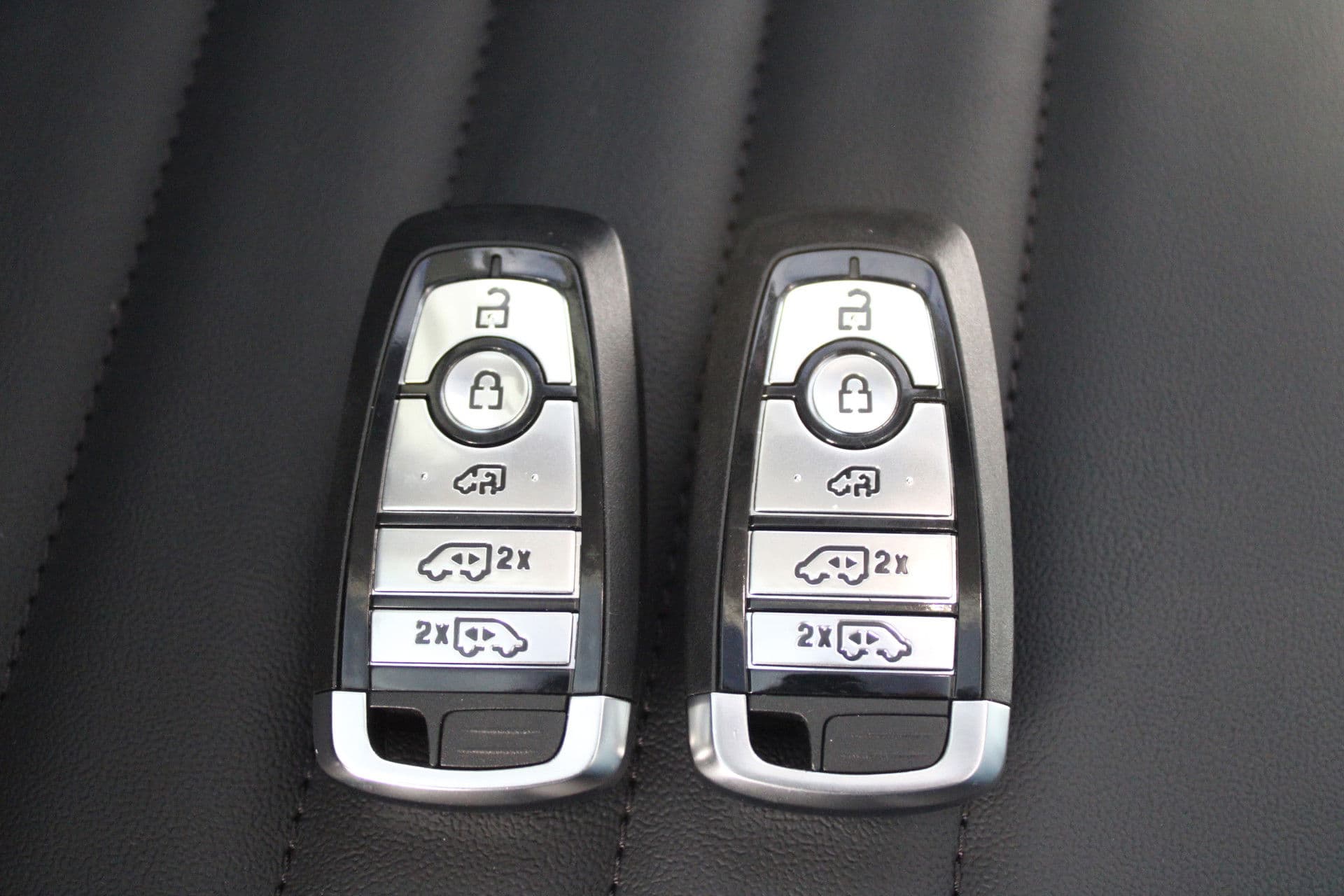 Ford Tourneo Custom 340 2.5 PHEV L2H1 Titanium X 232pk - ACC - Pano - B&O - Elek. schuifdeuren - 360 camera - Elek-Trekhaak - Prijs excl. BTW - Rijklaar thumbnail 55