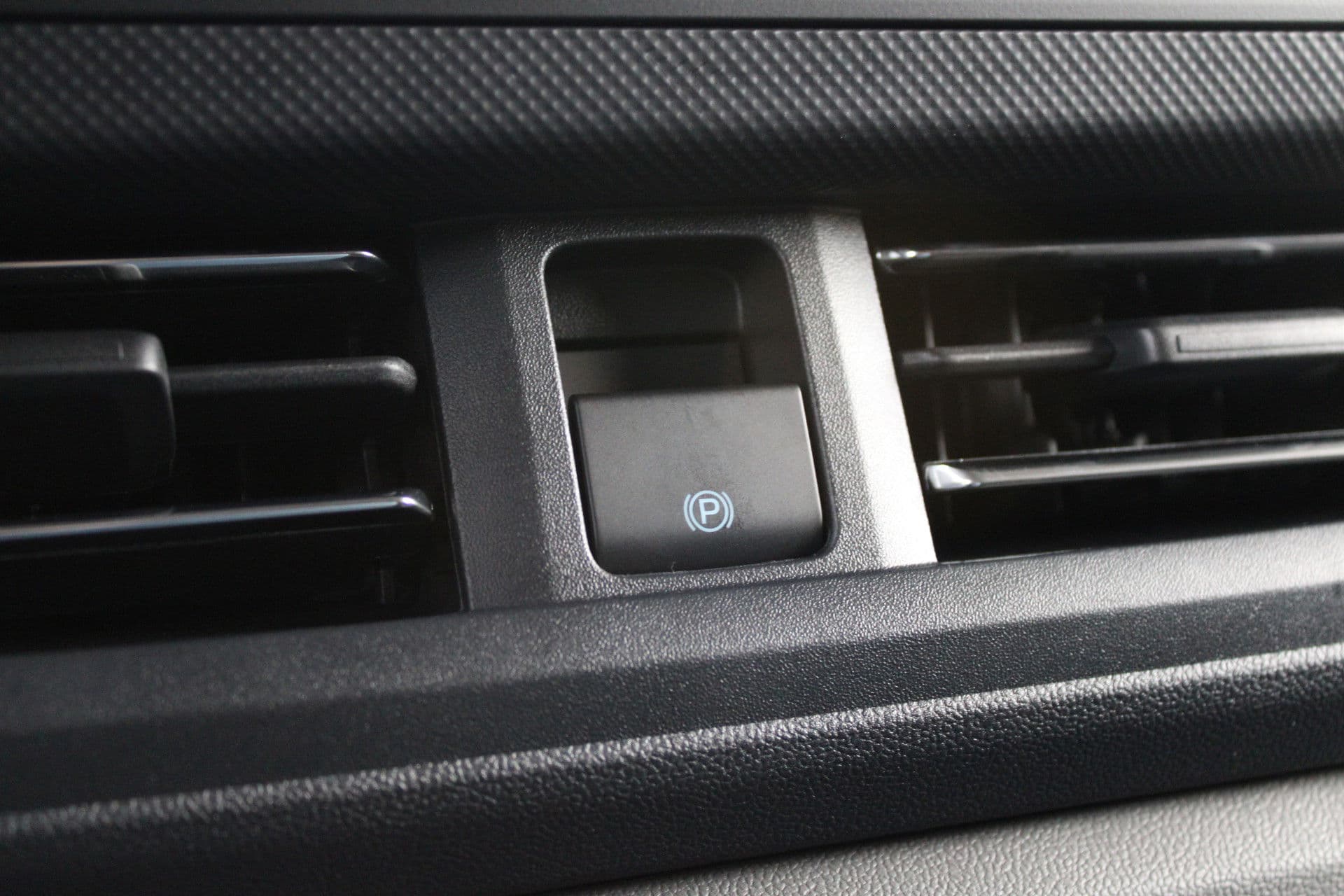 Ford E-Transit Custom 340 L2H1 Limited 65 kWh 218pk - 2x Schuif - LED - 360 Camera - B&O - ACC - Navi - Stoel/Stuurverwarming - Rijklaar thumbnail 38