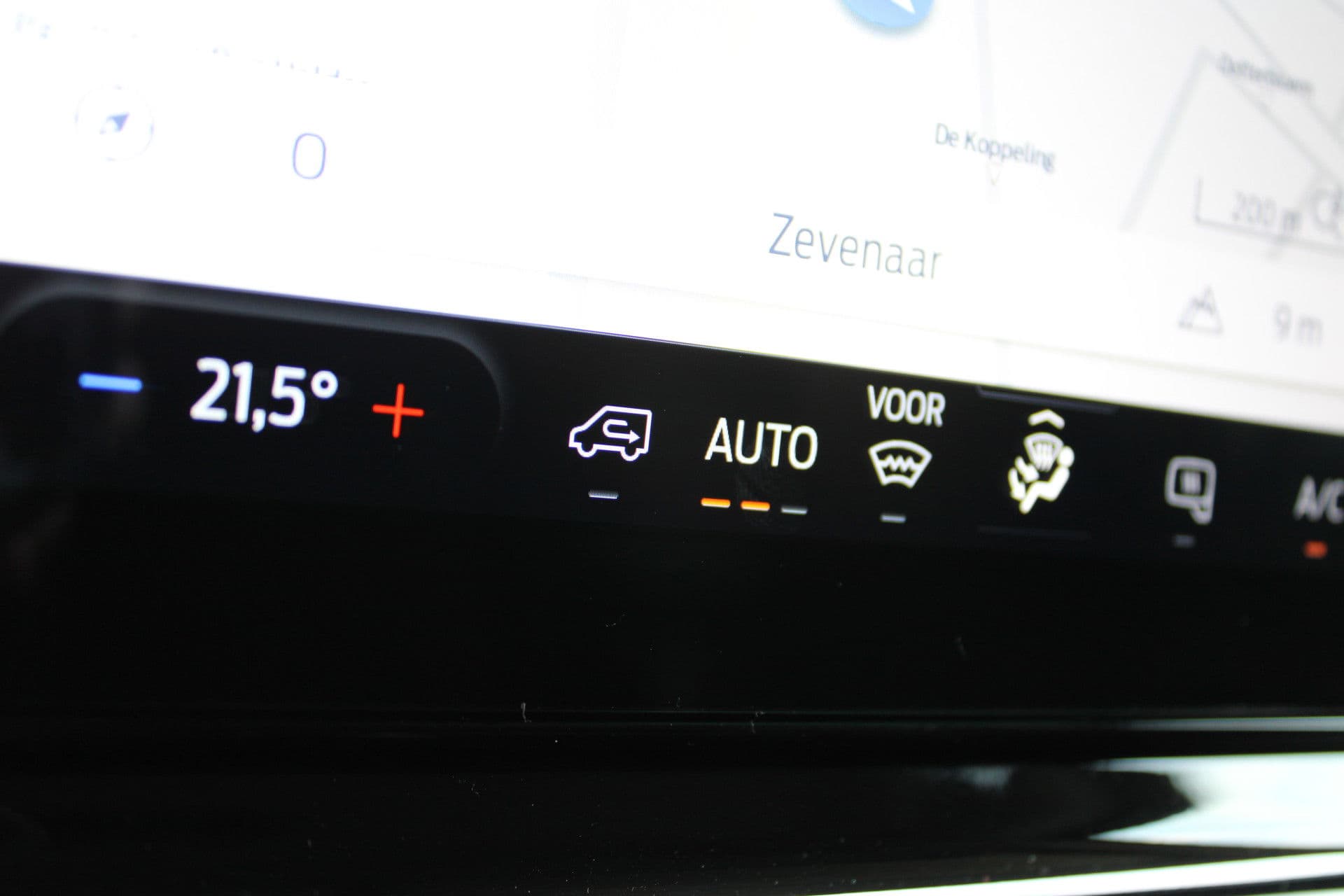 Ford Transit 350 2.0 TDCI L3H2 Trend 130pk Trend - Navigatie - Blind Spot - Adaptive cruise - Camera - 270gr deuren - Trekhaak - Rijklaar thumbnail 21