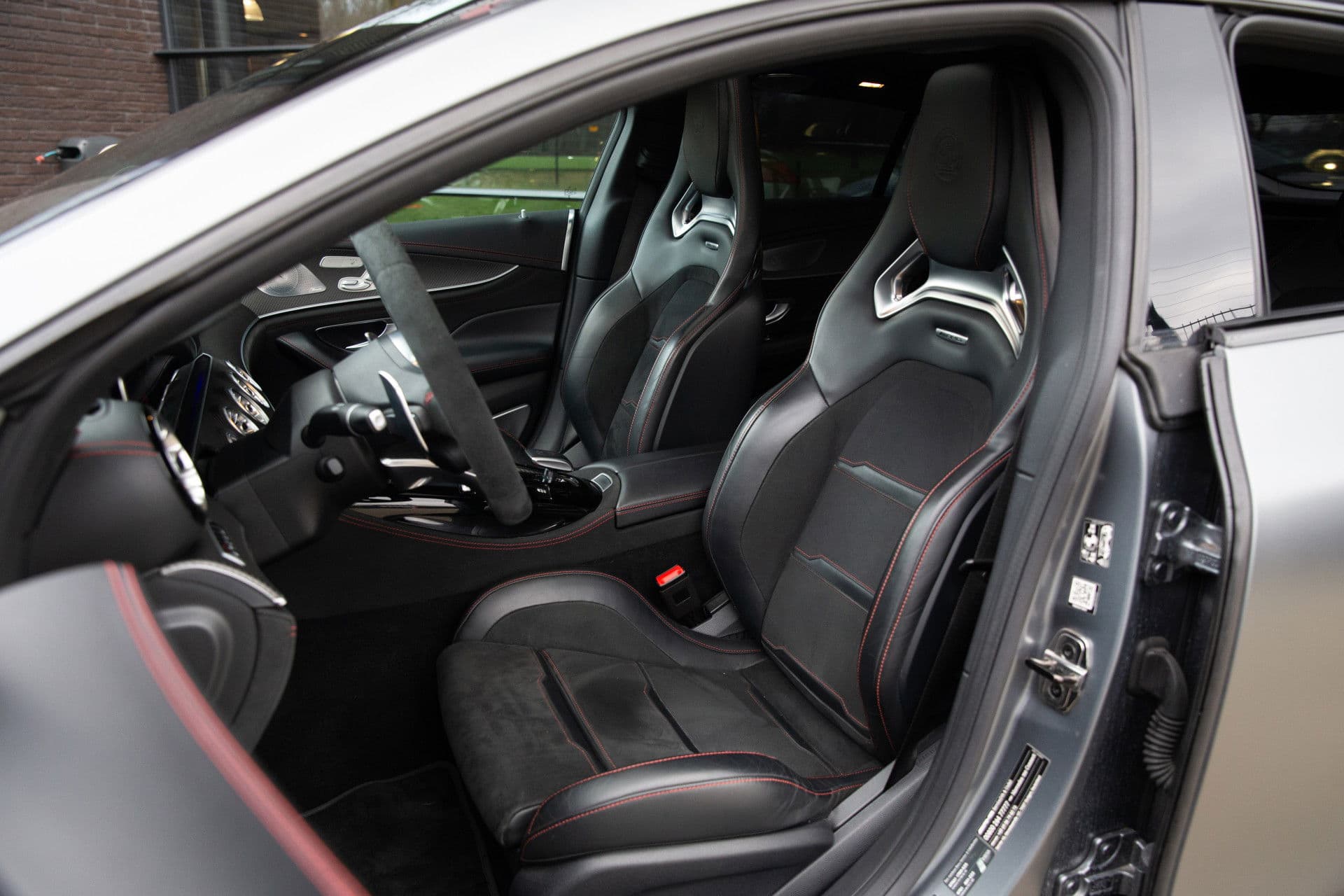 Mercedes-Benz AMG GT 4-Door Coupe AMG 63 S 4MATIC+ Edition 1 , 4-wielbesturing, Panoramadak, Burmester, HUD, 640PK thumbnail 4