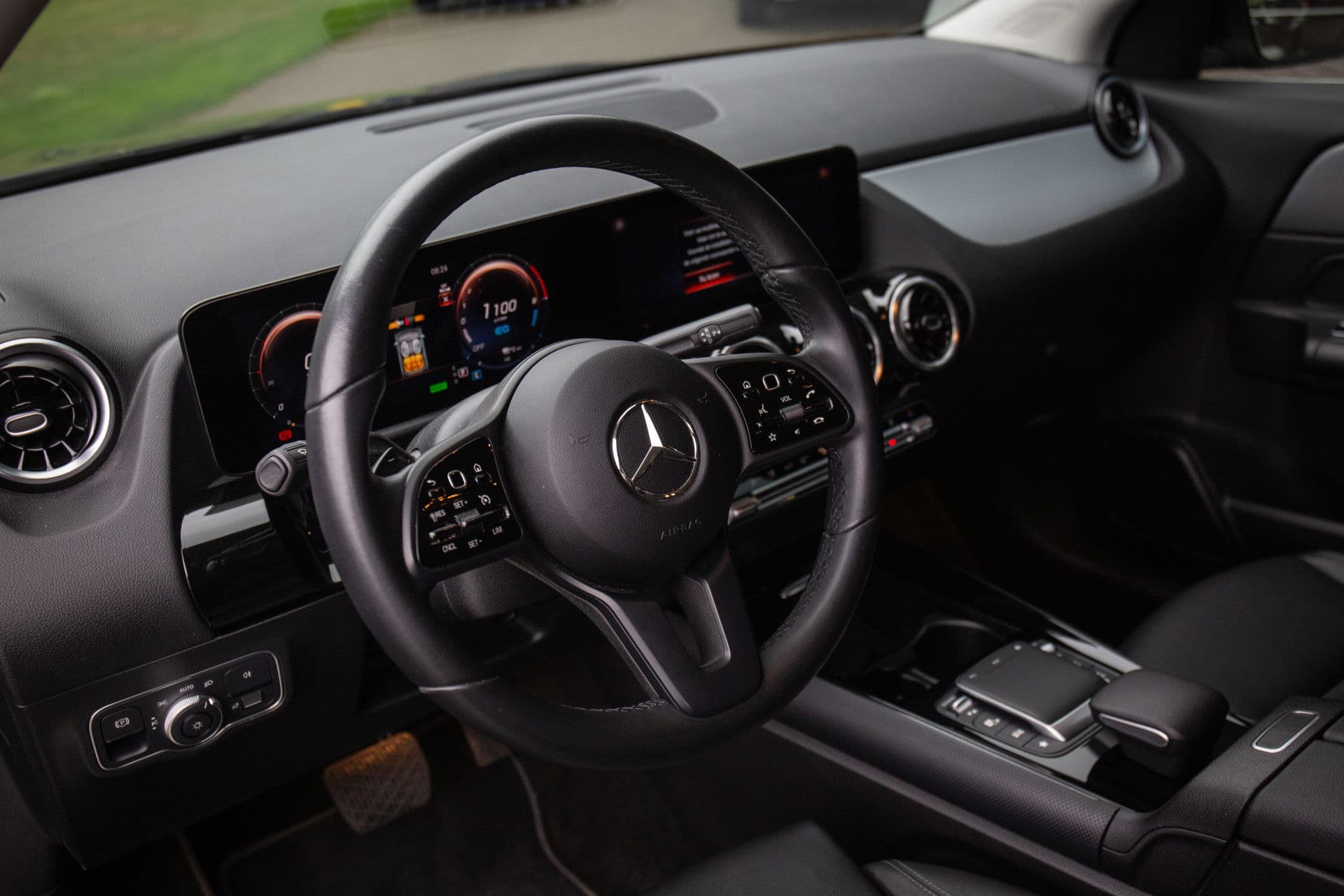 Mercedes-Benz GLA 250 e Business Solution AMG Limited , Trekhaak, Camera, Stoelverwarming, Cruise control thumbnail 7