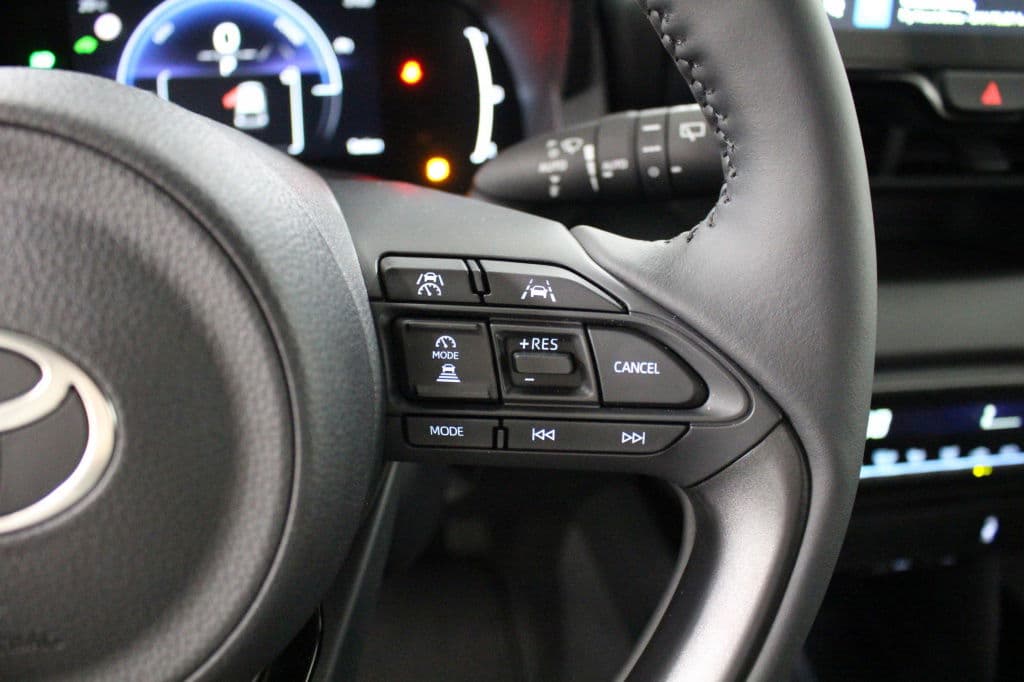 Toyota Yaris 1.5 Hybride 115 Dynamic met Comfort Pack thumbnail 16