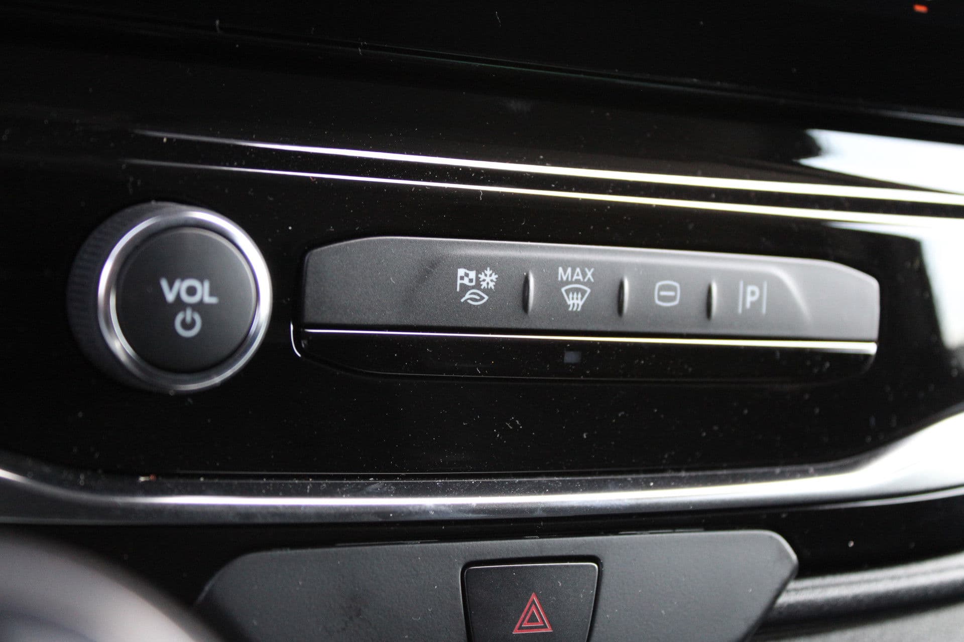 Ford Transit 350 2.0 TDCI L3H2 Trend 130pk Trend - Navigatie - Blind Spot - Adaptive cruise - Camera - 270gr deuren - Trekhaak - Rijklaar thumbnail 22