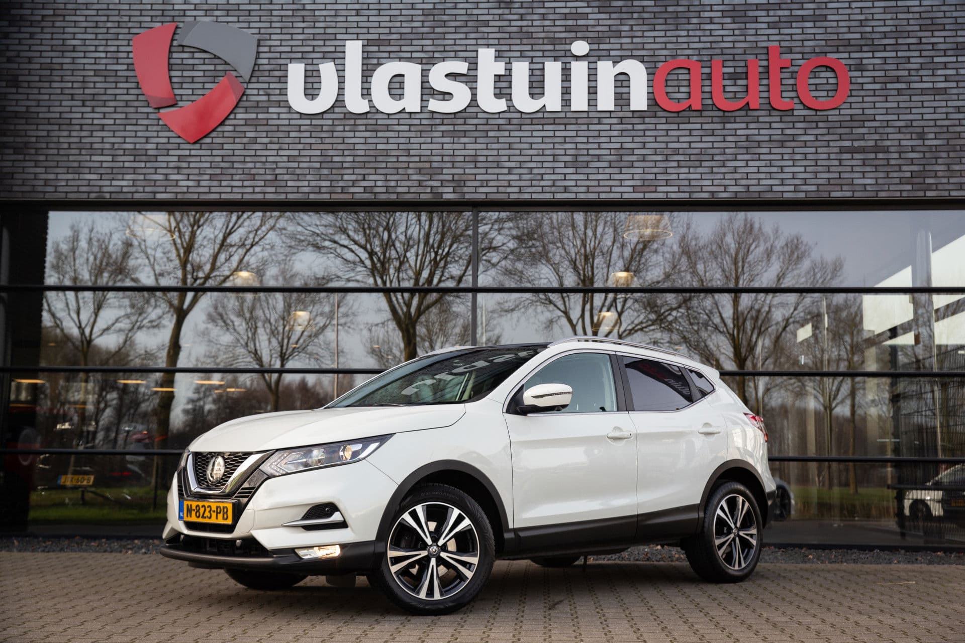 Nissan QASHQAI 1.3 DIG-T N-Connecta , Panoramadak, Trekhaak,