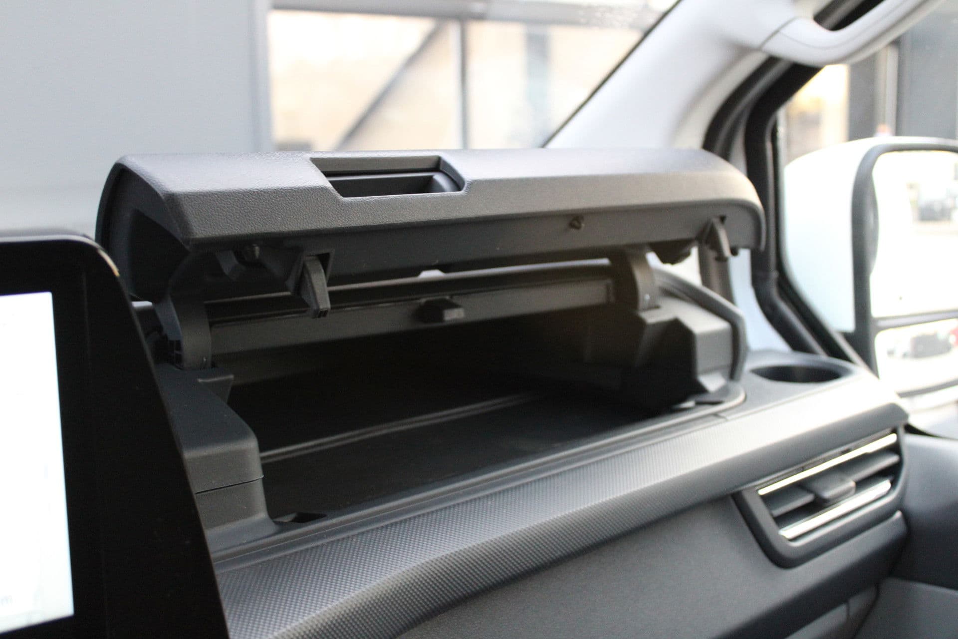 Ford E-Transit Custom 340 L2H1 Limited 65 kWh 218pk - LED - 360 Camera - B&O - ACC - Navi - Stoel/Stuurverwarming - Rijklaar thumbnail 34