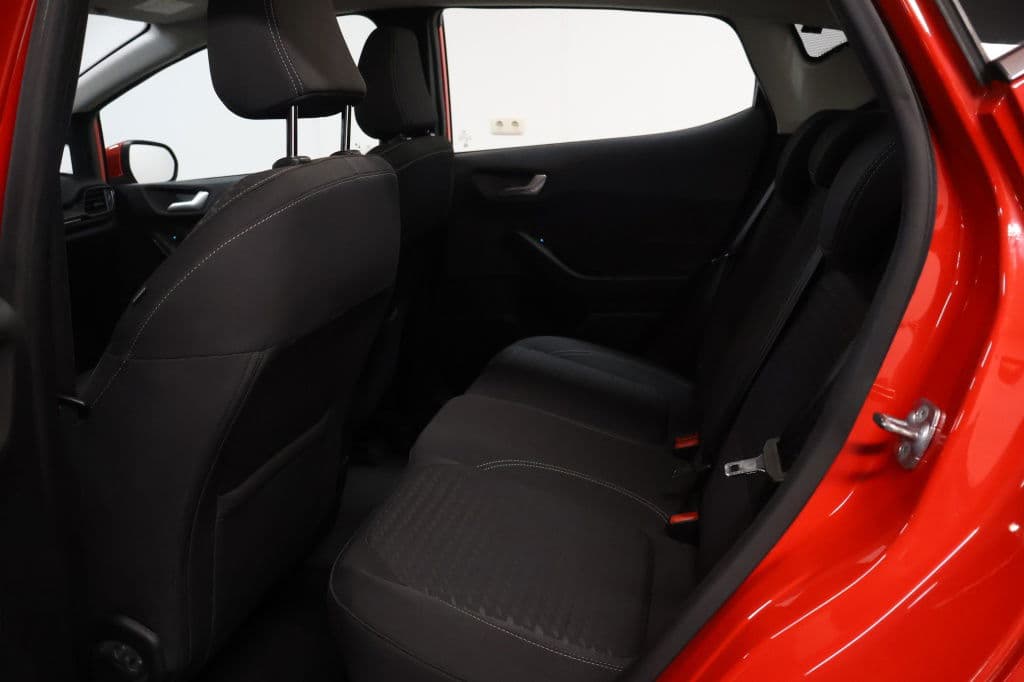 Ford Fiesta 1.0 EcoBoost Hybrid Titanium thumbnail 10