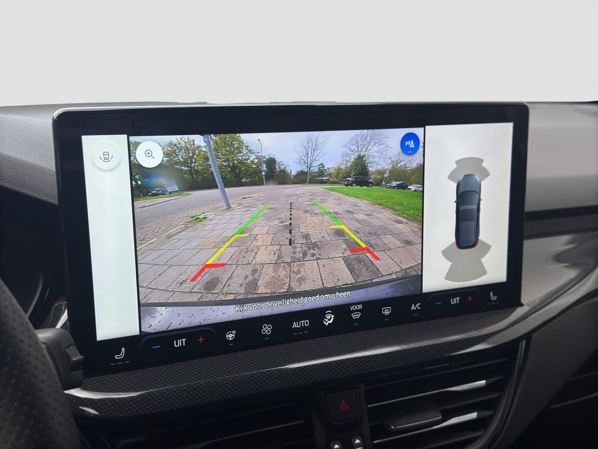 Ford FOCUS Wagon 1.0 EcoBoost Hybrid ST Line | Head-Up | Winter Pack | Driver Assist pack thumbnail 18