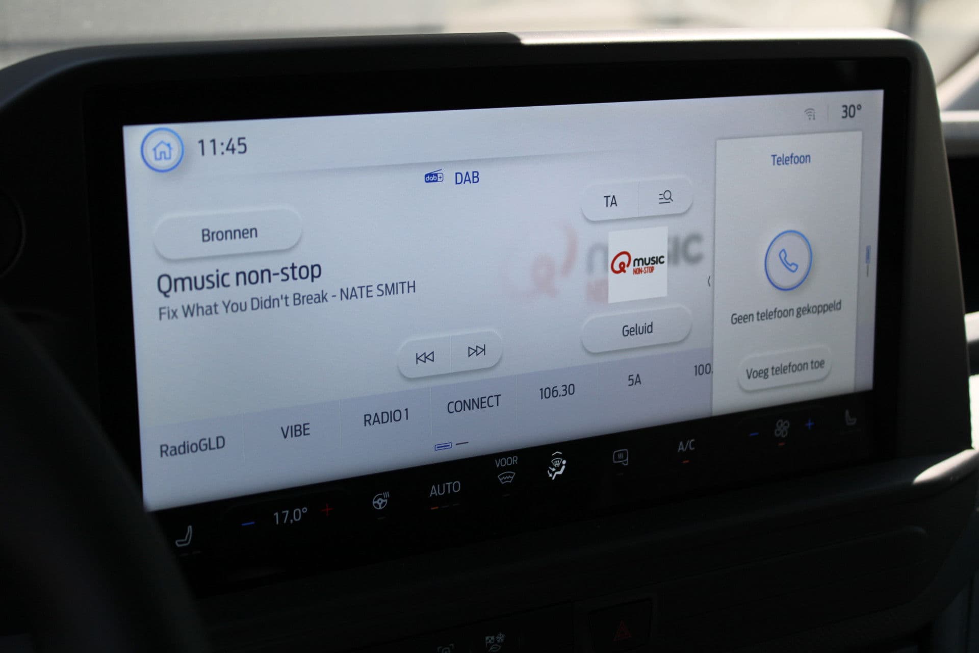 Ford Transit Custom 320 2.0 TDCI L2H1 Trend DC 136pk - Carplay - Android - Camera - Trekhaak - LED koplampen - Stoelverwarming - Draadloos laden - Rijklaar thumbnail 16