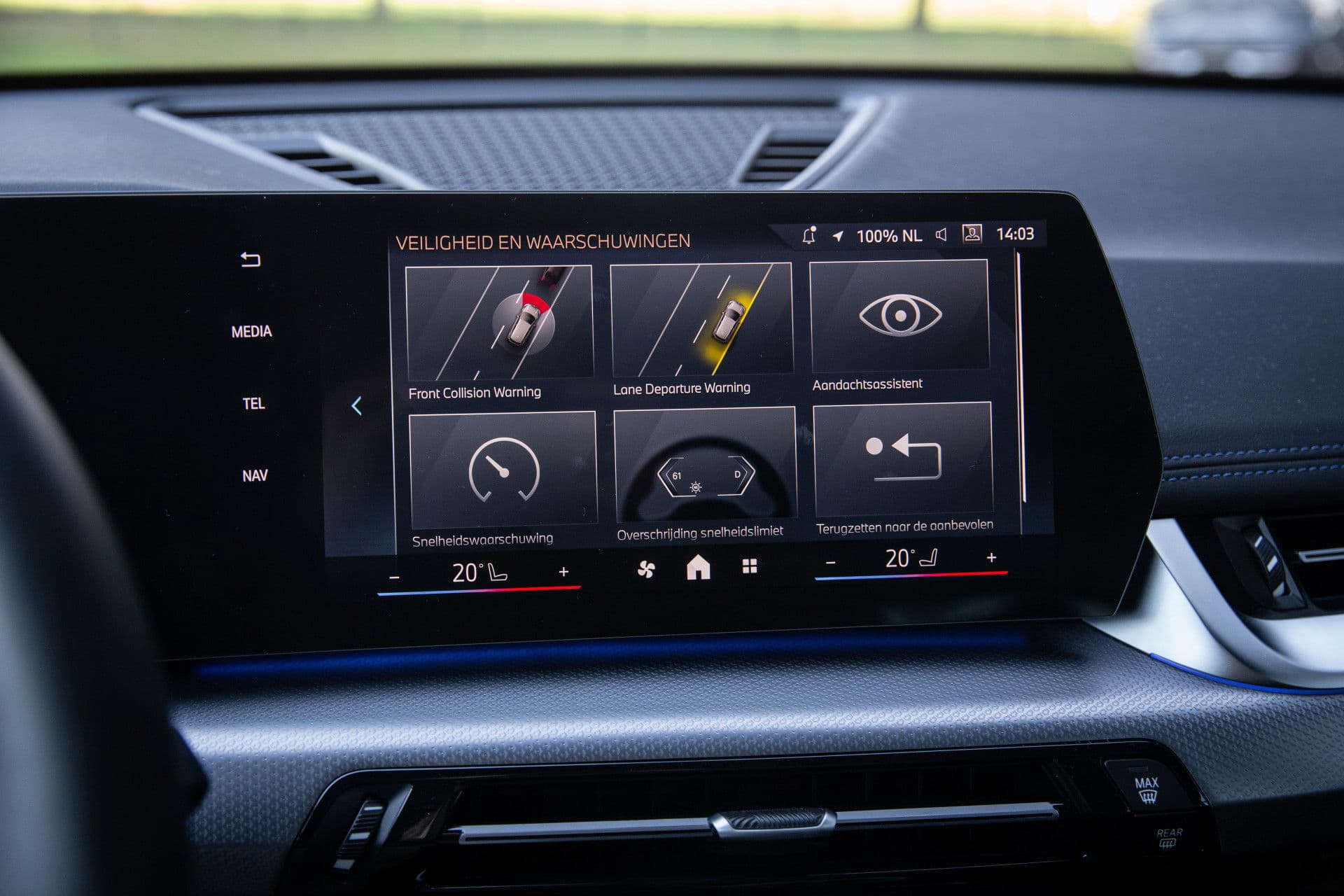 BMW X1 sDrive18i M-sport , Draadloze lader, Keyless entry, Achteruitrijcamera, thumbnail 17