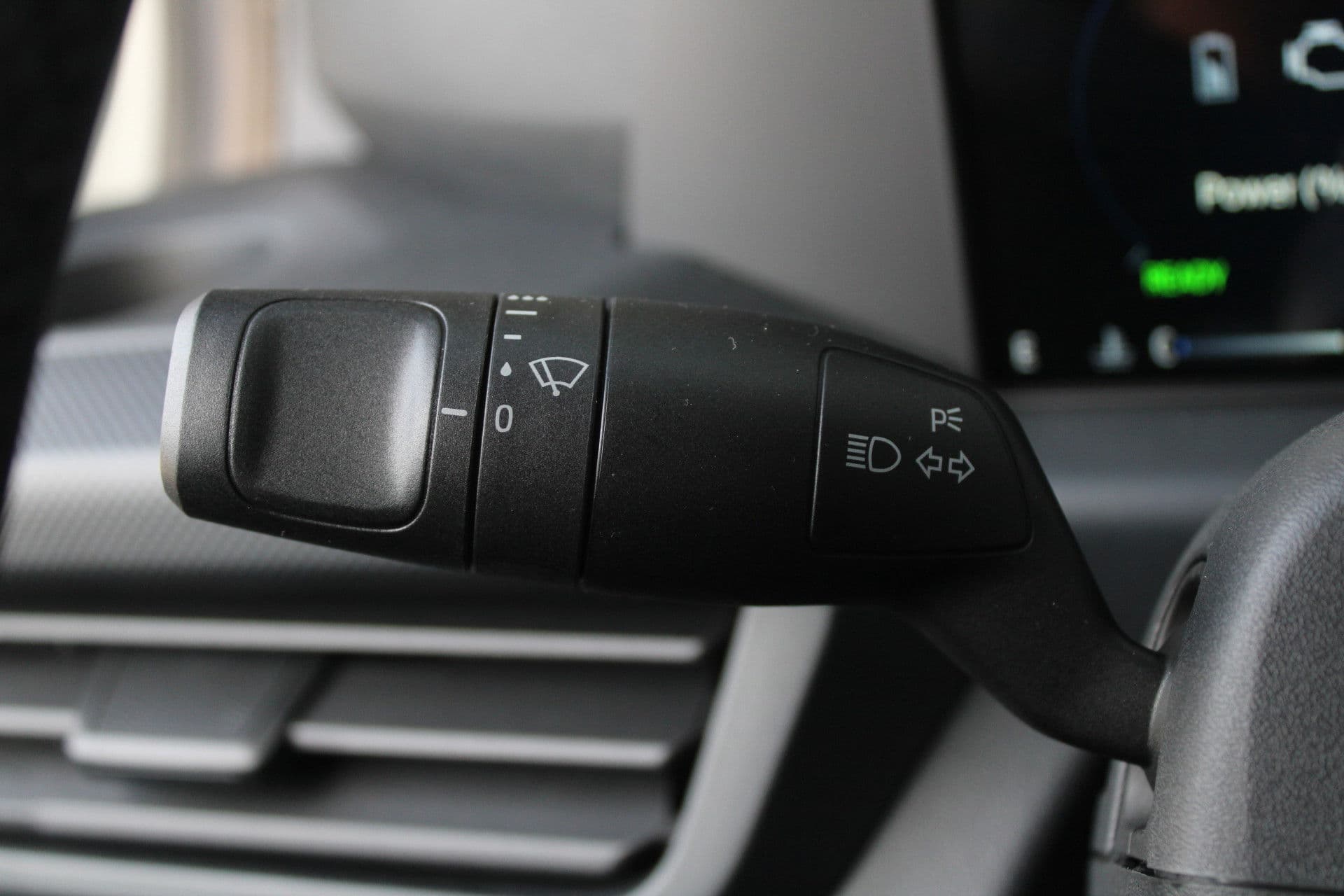 Ford Transit Custom 320 2.5 PHEV L2H1 Trend 232pk - 5 jaar GARANTIE - 2x Schuifdeur - Adaptive Cruise - Blind Spot - Navigatie - Camera - Verwarmd Stuur - Rijklaar thumbnail 17