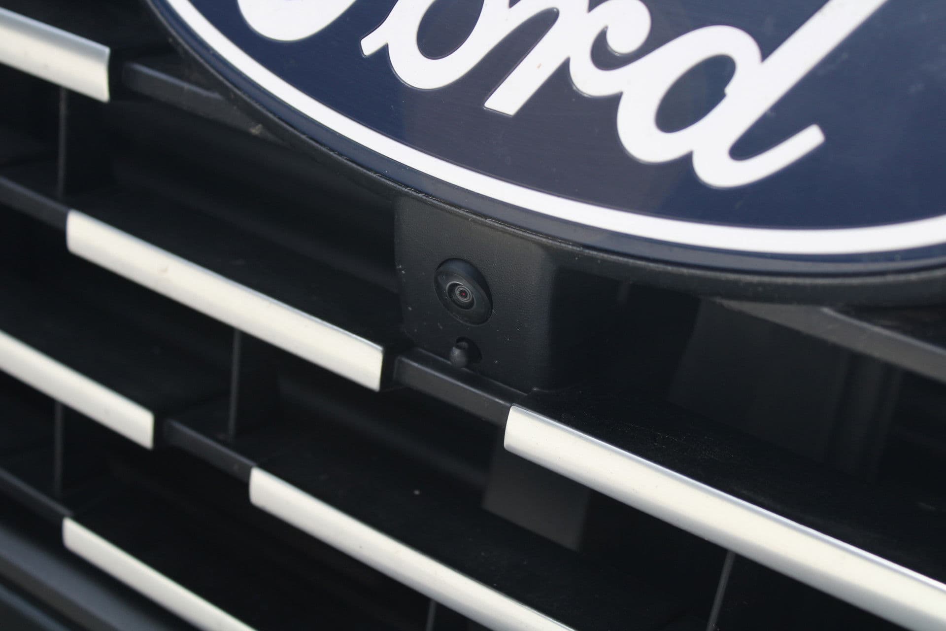 Ford Tourneo Custom 320 2.0 TDCI L2H1 Titanium X DC 170pk - Adaptive Cruise - LED - Blind Spot - Leder - Navigatie - 360 Camera - Trekhaak - Rijklaar thumbnail 44