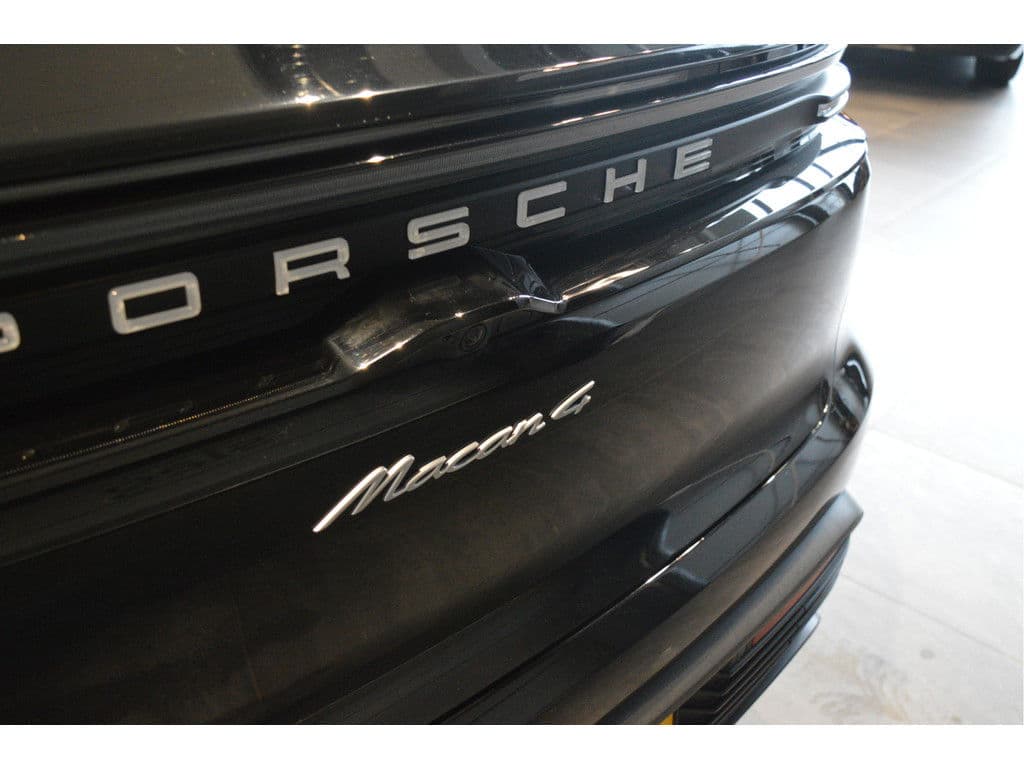Porsche Macan 4 100 kWh navi pano cruise camera sport chrono 20 inch !! thumbnail 7