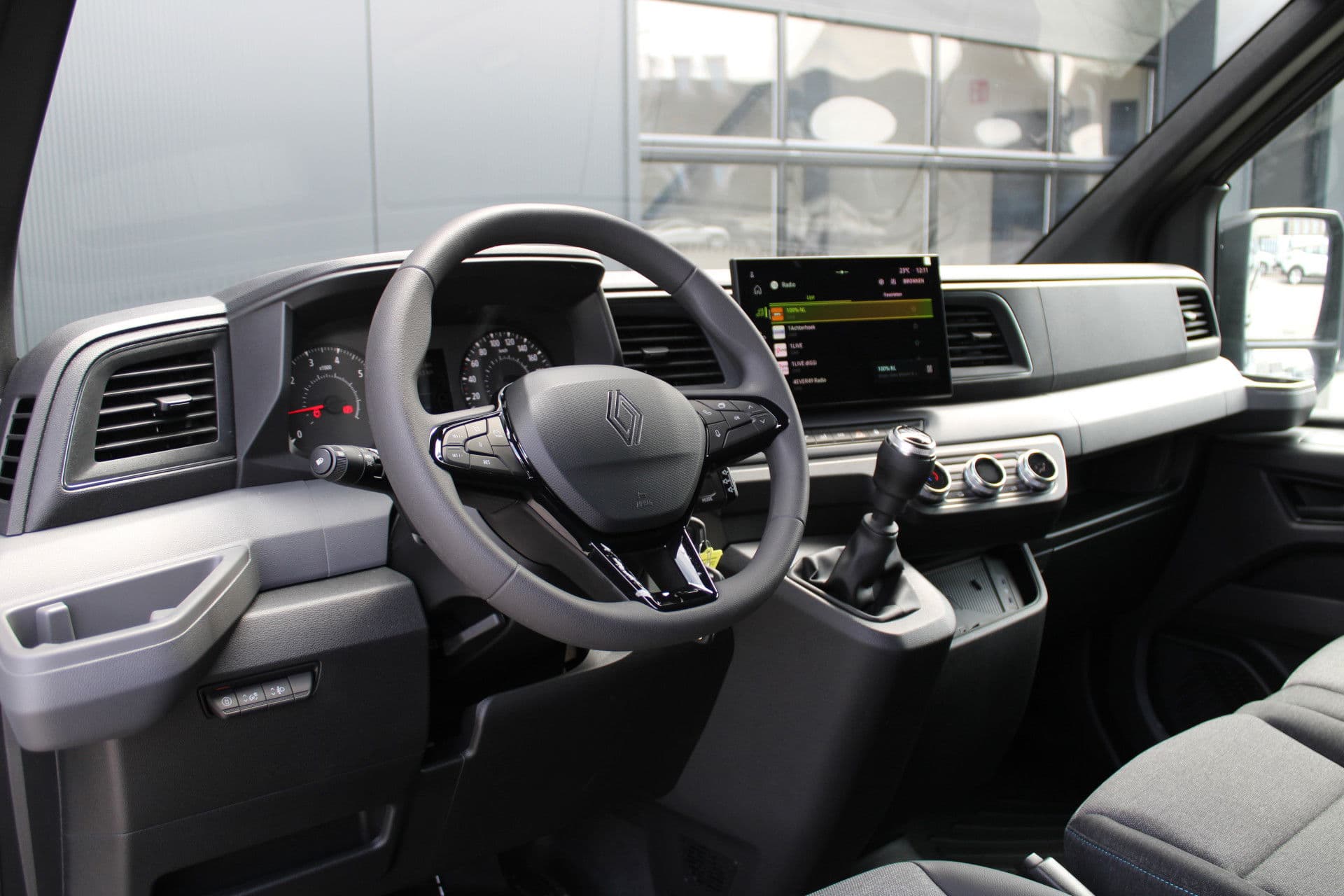 Renault Master T35 2.0 dCi 170pk L2H2 Extra - Navigatie - Camera - 270 gr deuren - Parkeersensoren - Draadloos laden - Rijklaar thumbnail 13